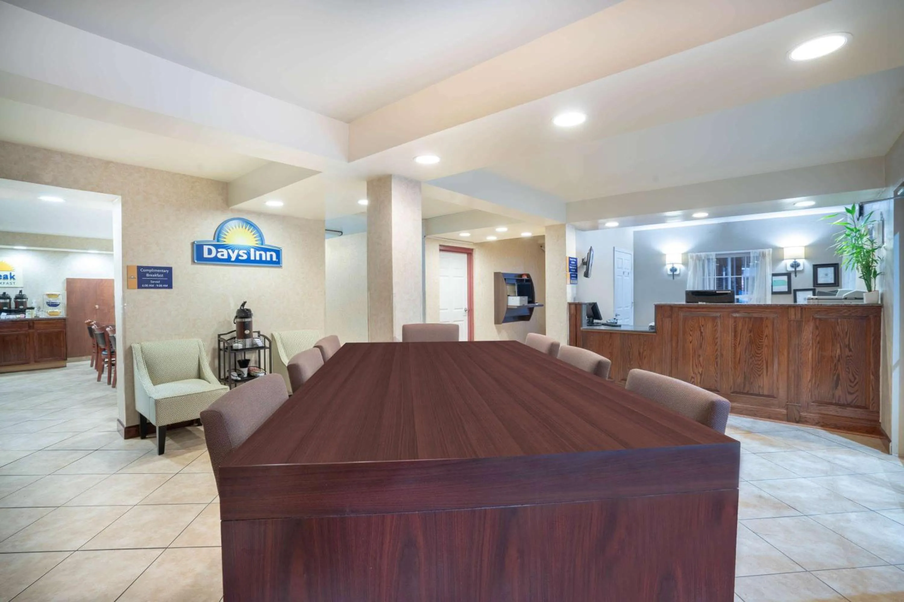 Lobby or reception in Days Inn by Wyndham Cave City