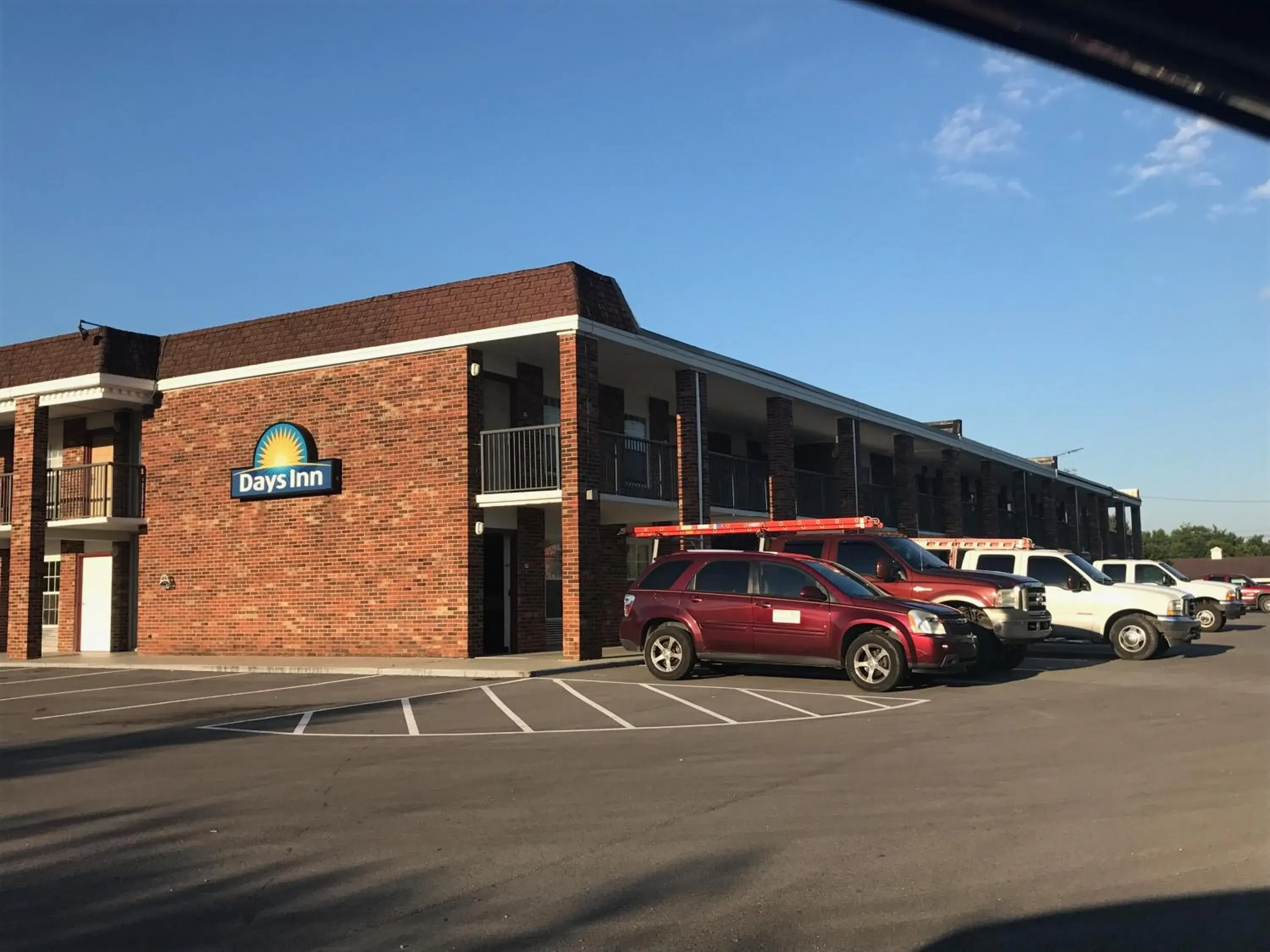 Property building in Days Inn by Wyndham Cave City Property building in Days Inn by Wyndham Cave City