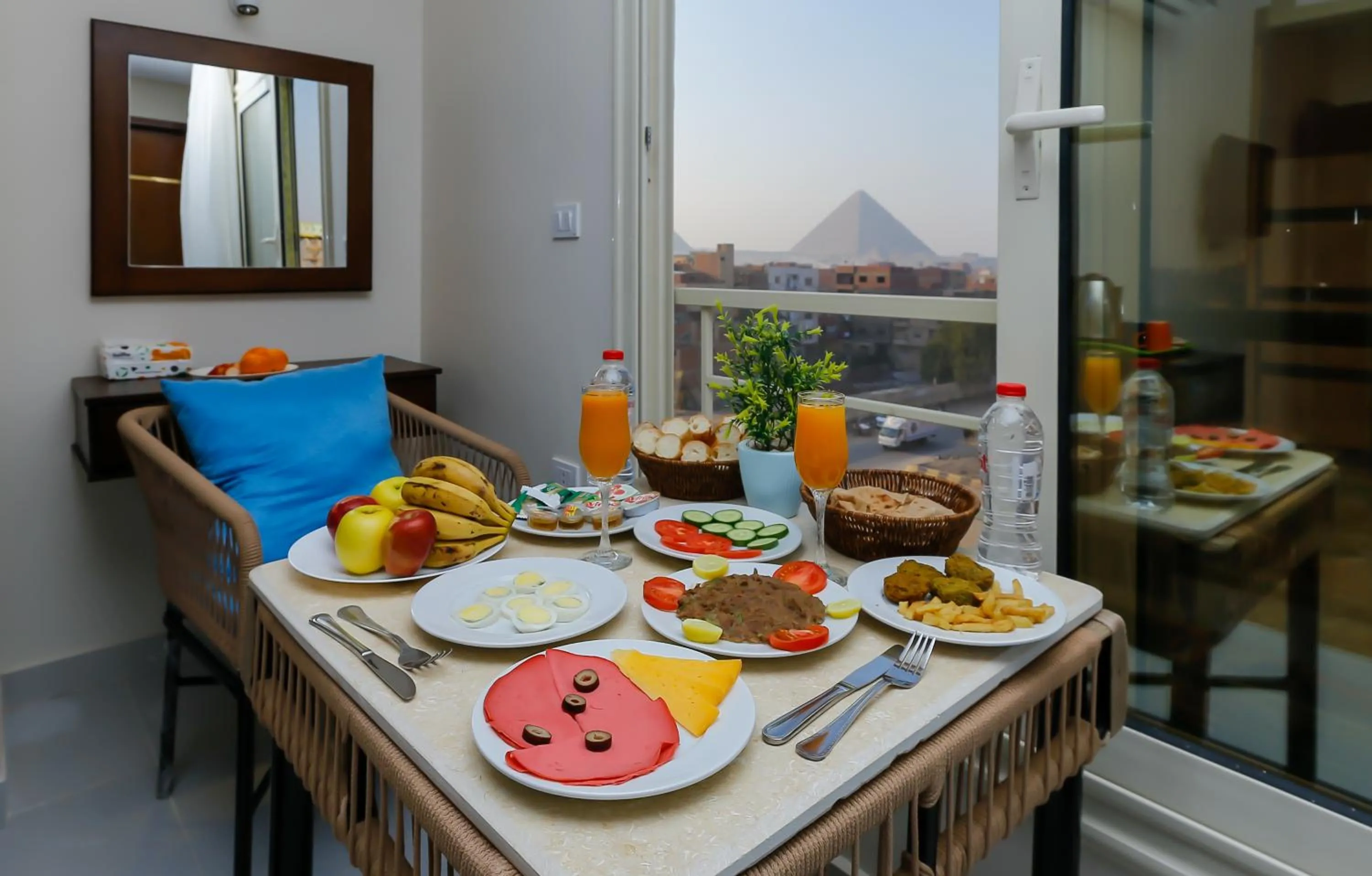 Triple Room with Balcony in Diamond Pyramids View Inn