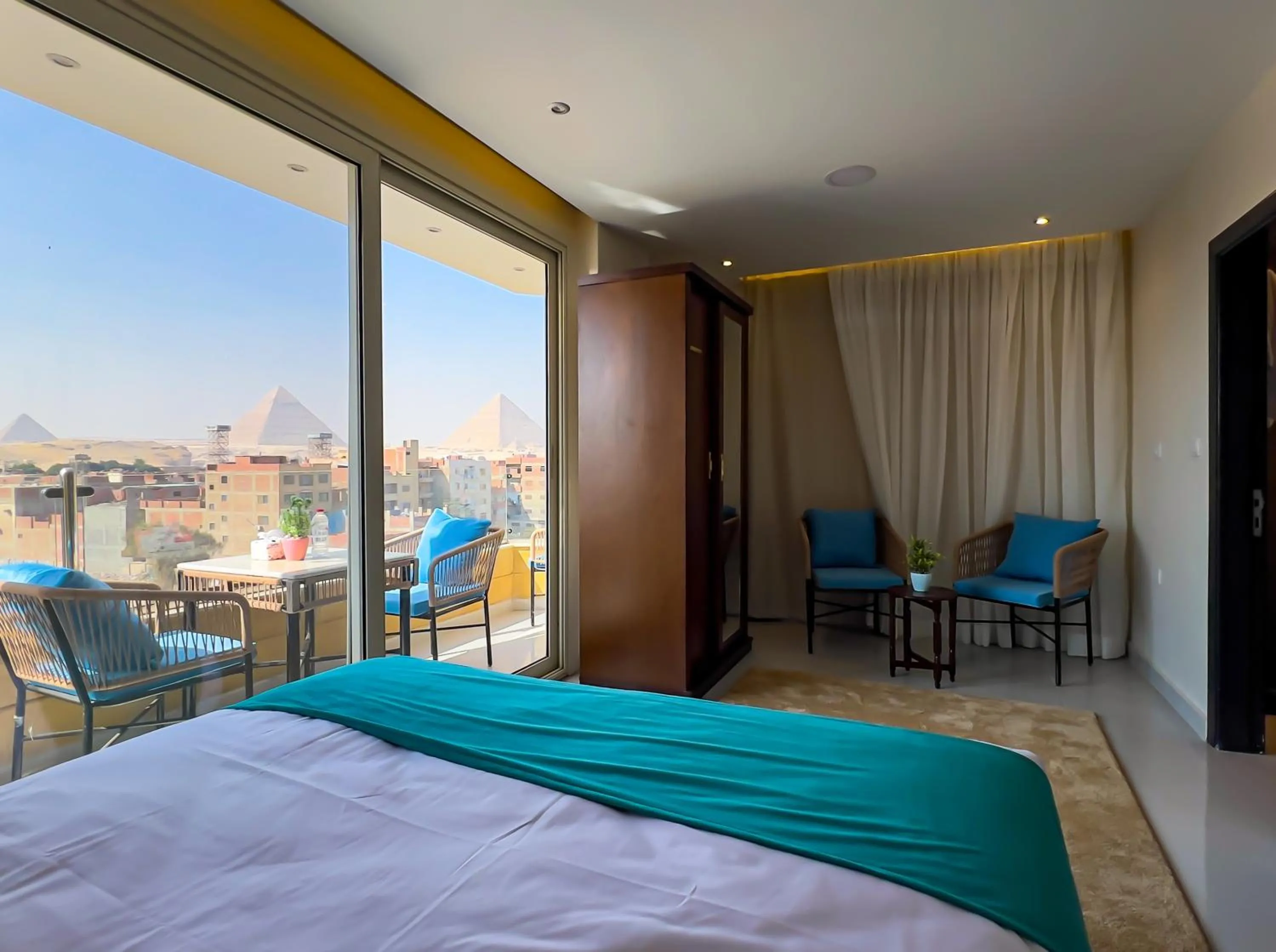Diamond Pyramids View Inn