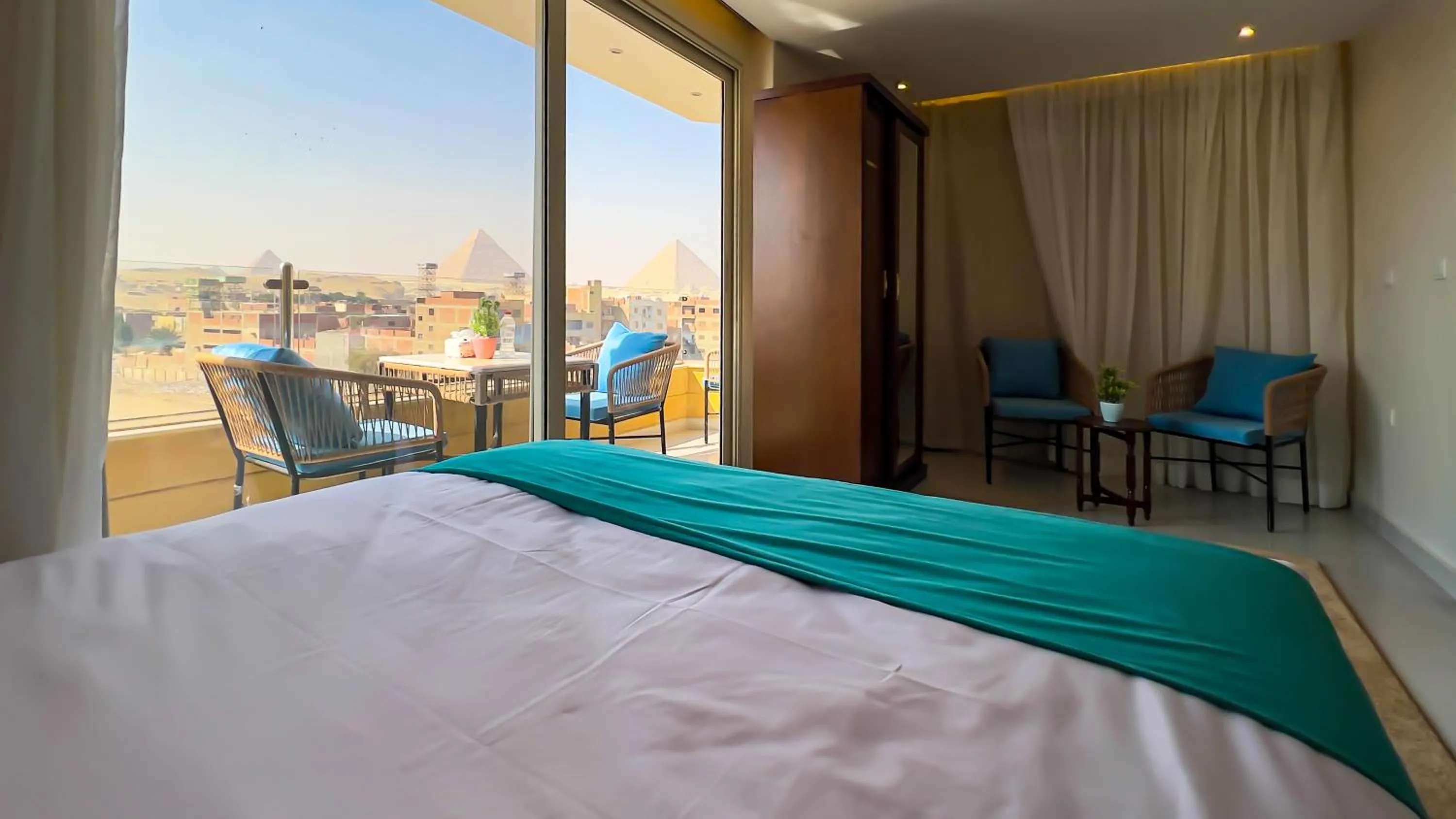 Diamond Pyramids View Inn