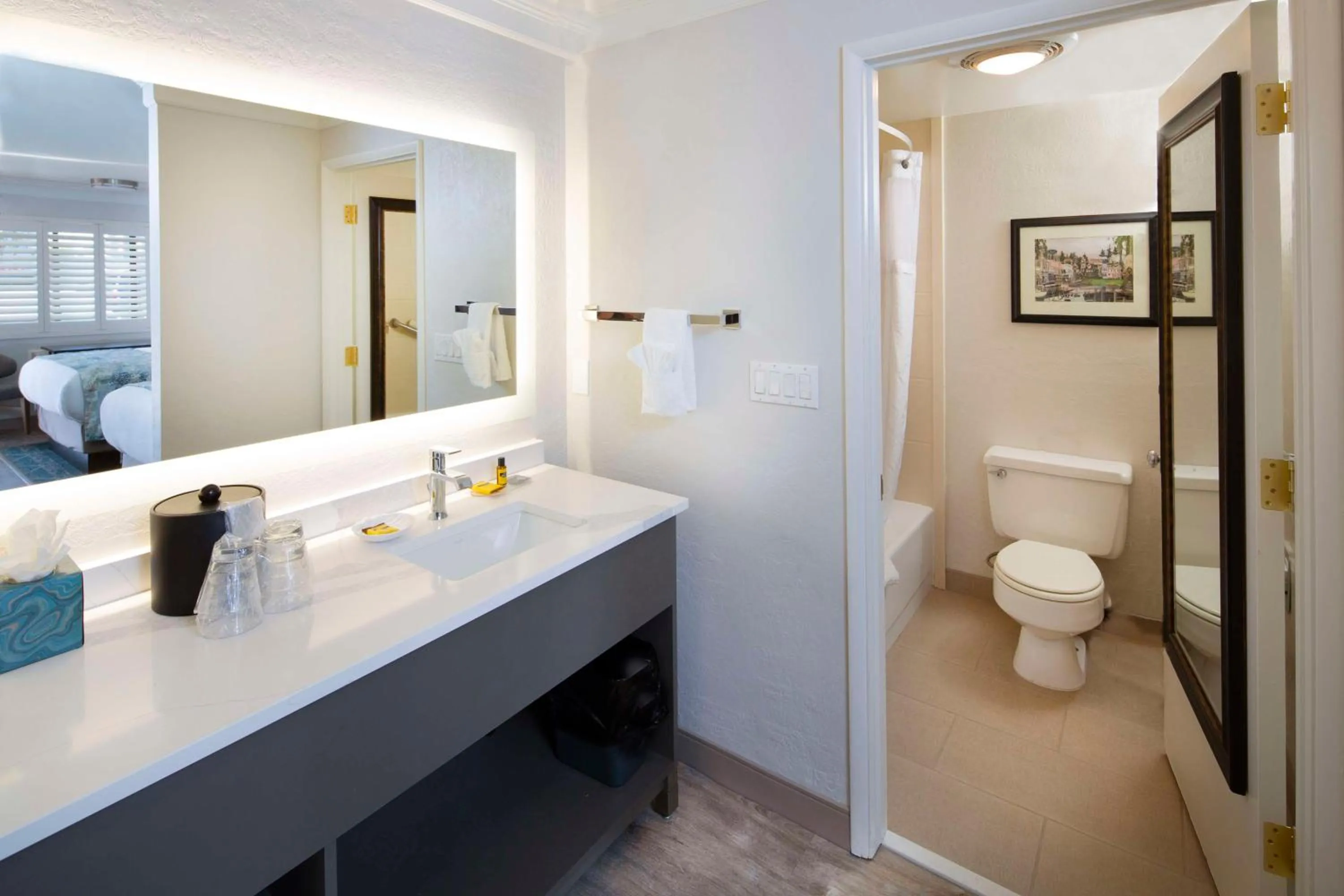 Bedroom in Best Western Plus Humboldt Bay Inn