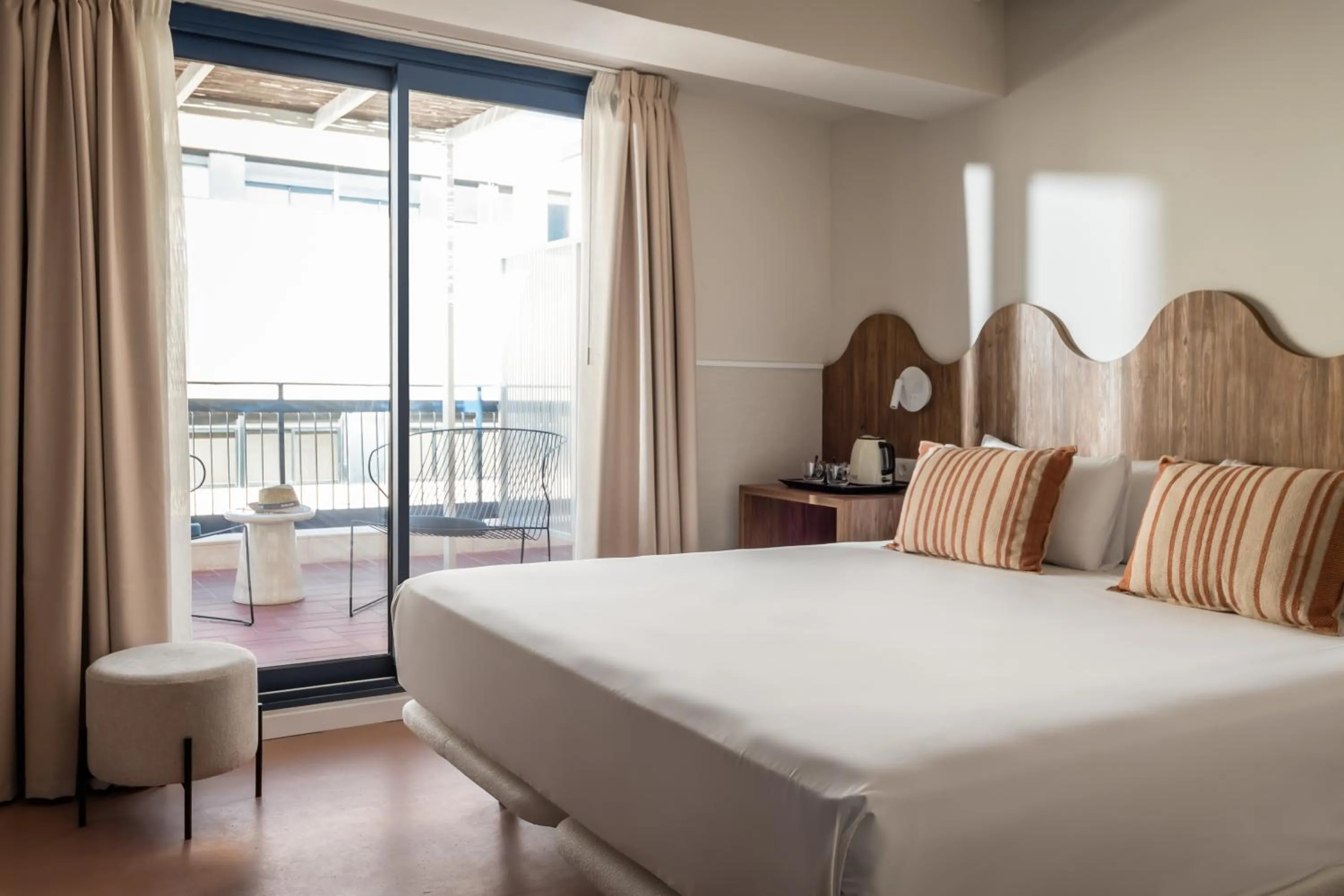 Bed in BYPILLOW Paseo