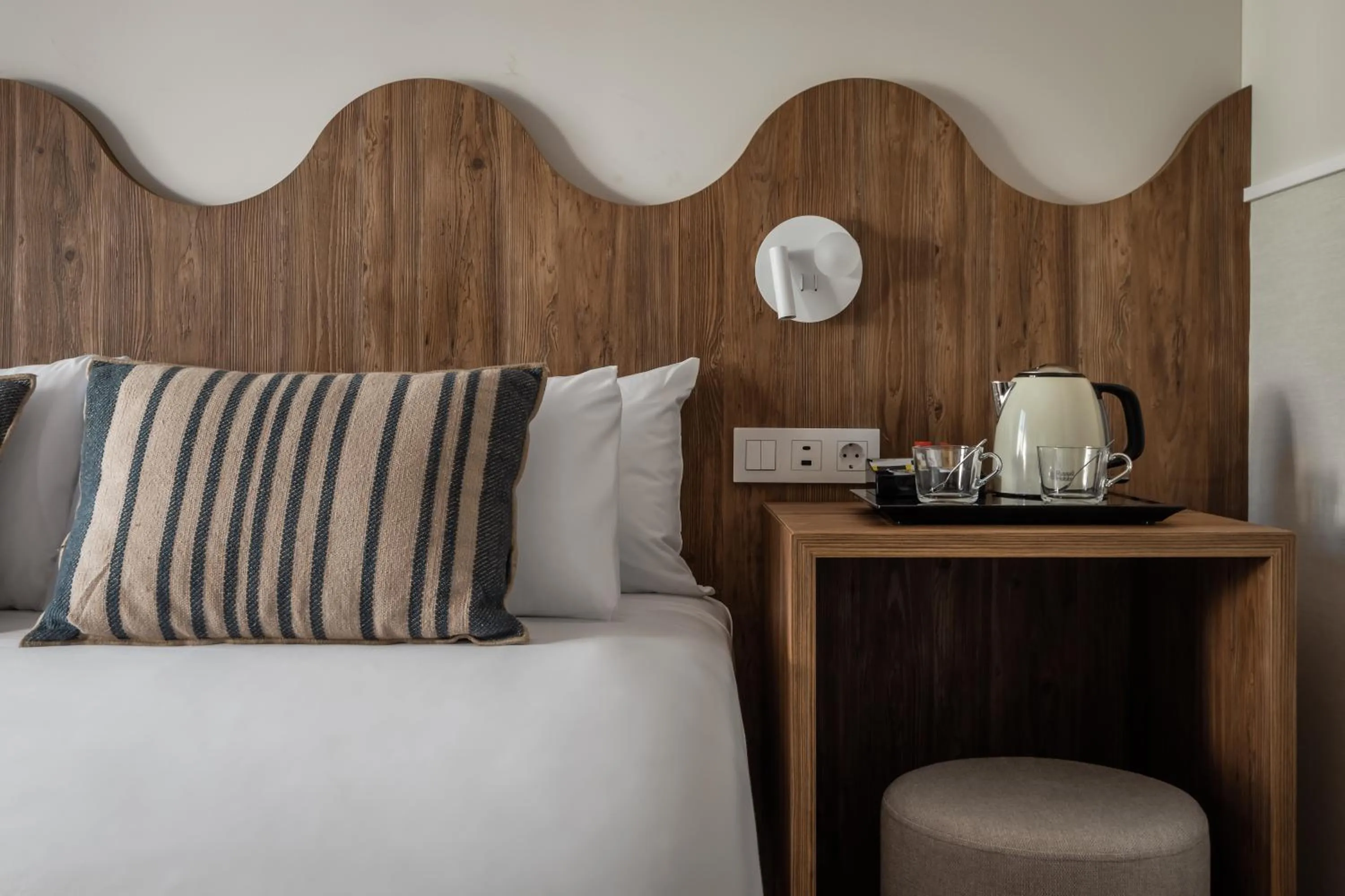 Bed in BYPILLOW Paseo