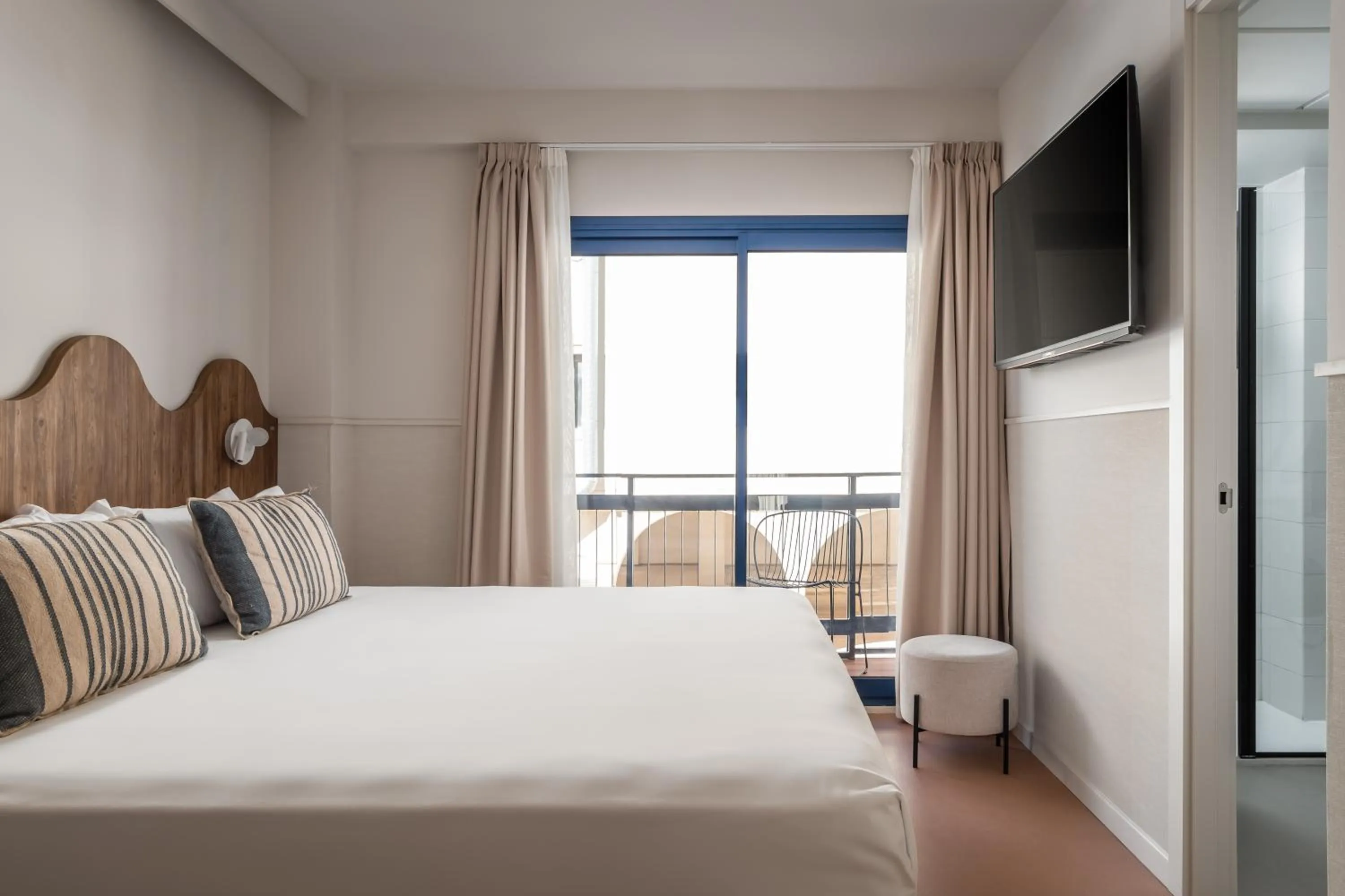 Bed in BYPILLOW Paseo