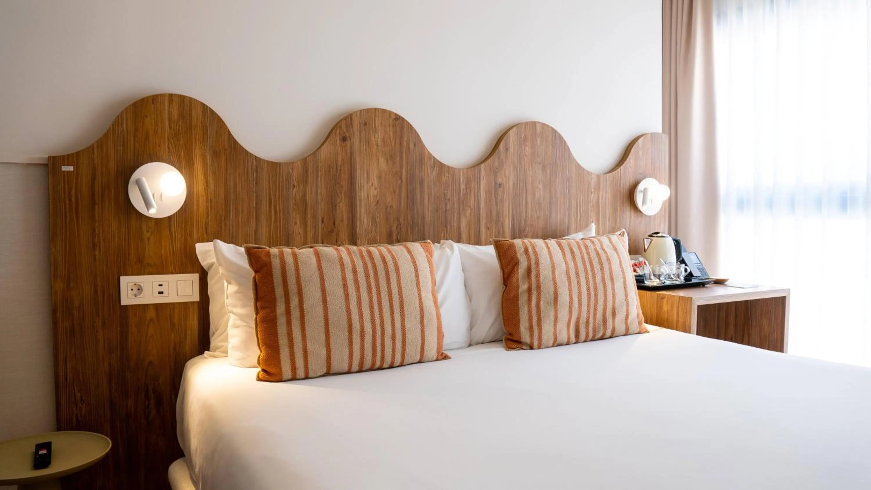 Bed in BYPILLOW Paseo