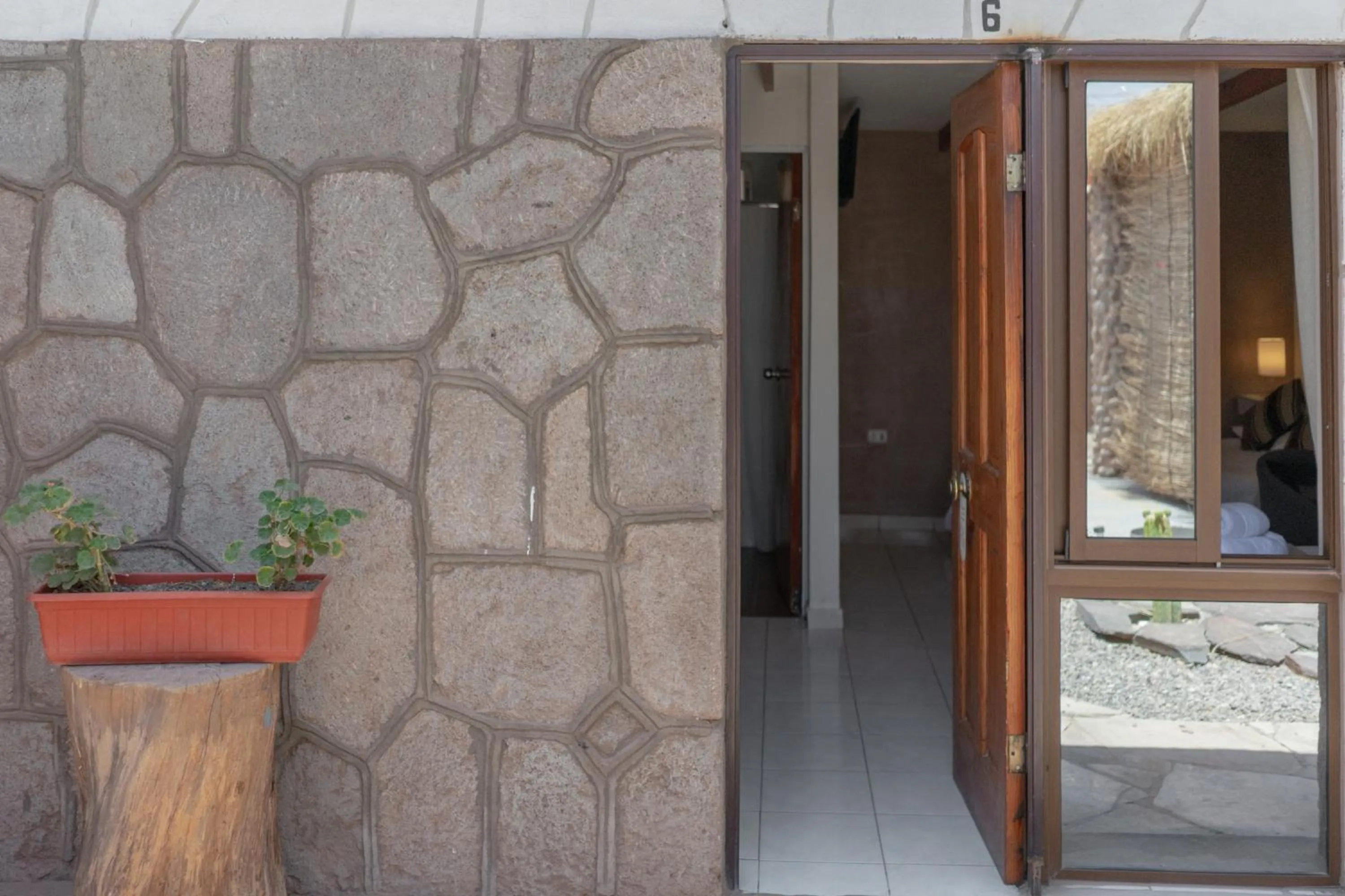 Facade/entrance in Hostal Katarpe