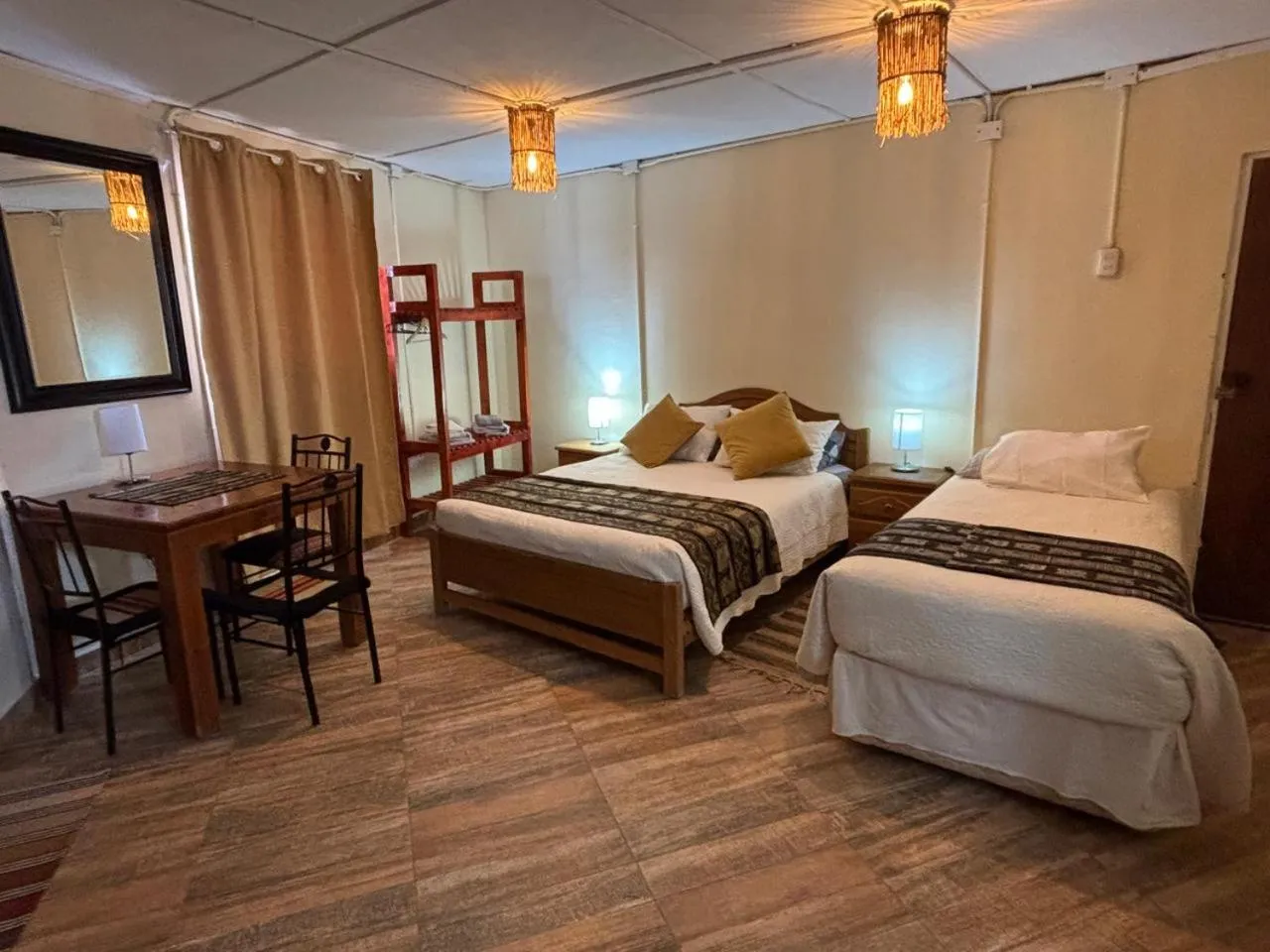 Text overlay, Bed in Hostal Katarpe