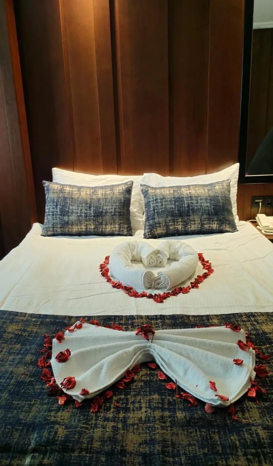 Bed in Green Anka Hotel