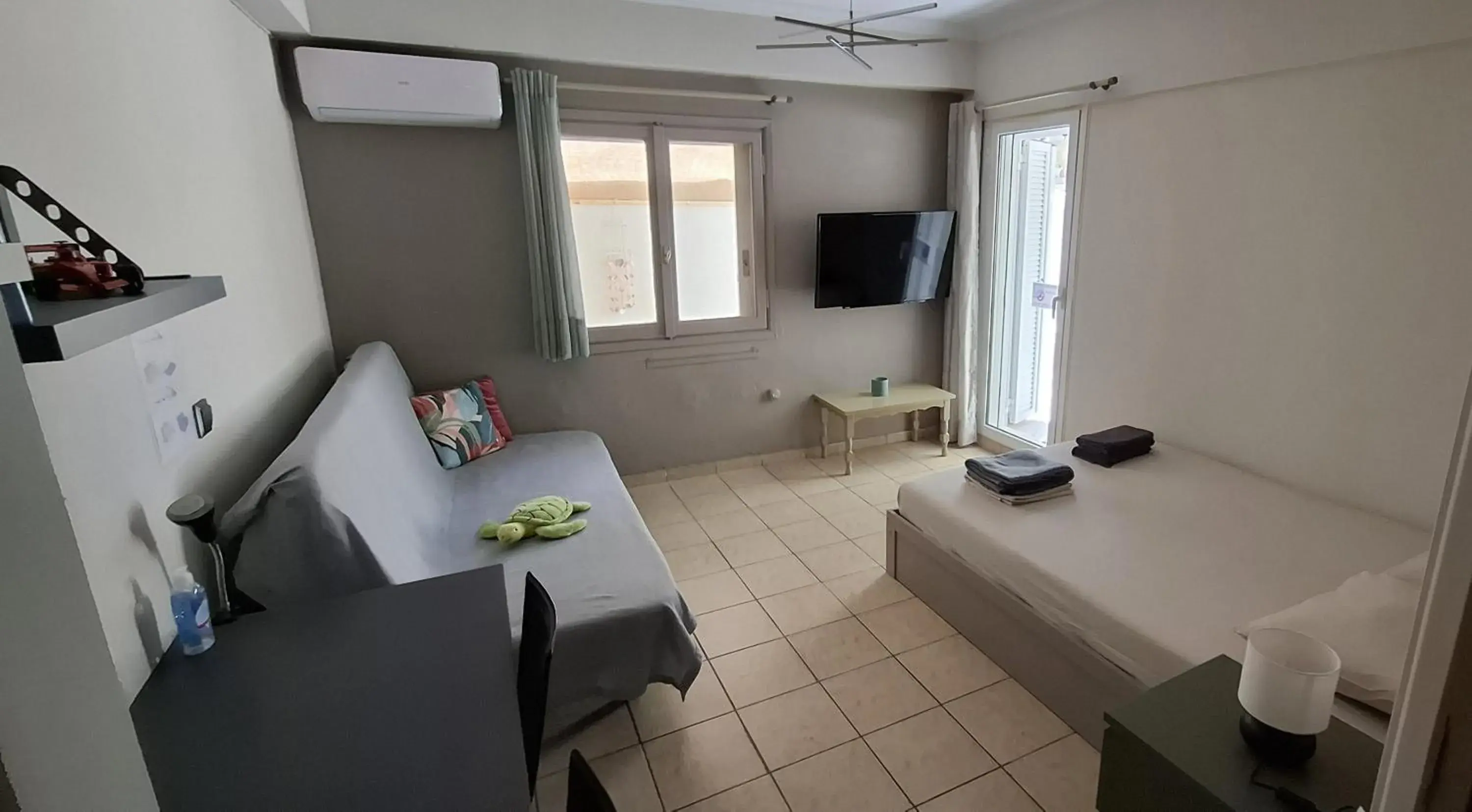 HoneyBee4 - Cozy studio close to the port, airport & Athens HoneyBee4 - Cozy studio close to the port, airport & Athens
