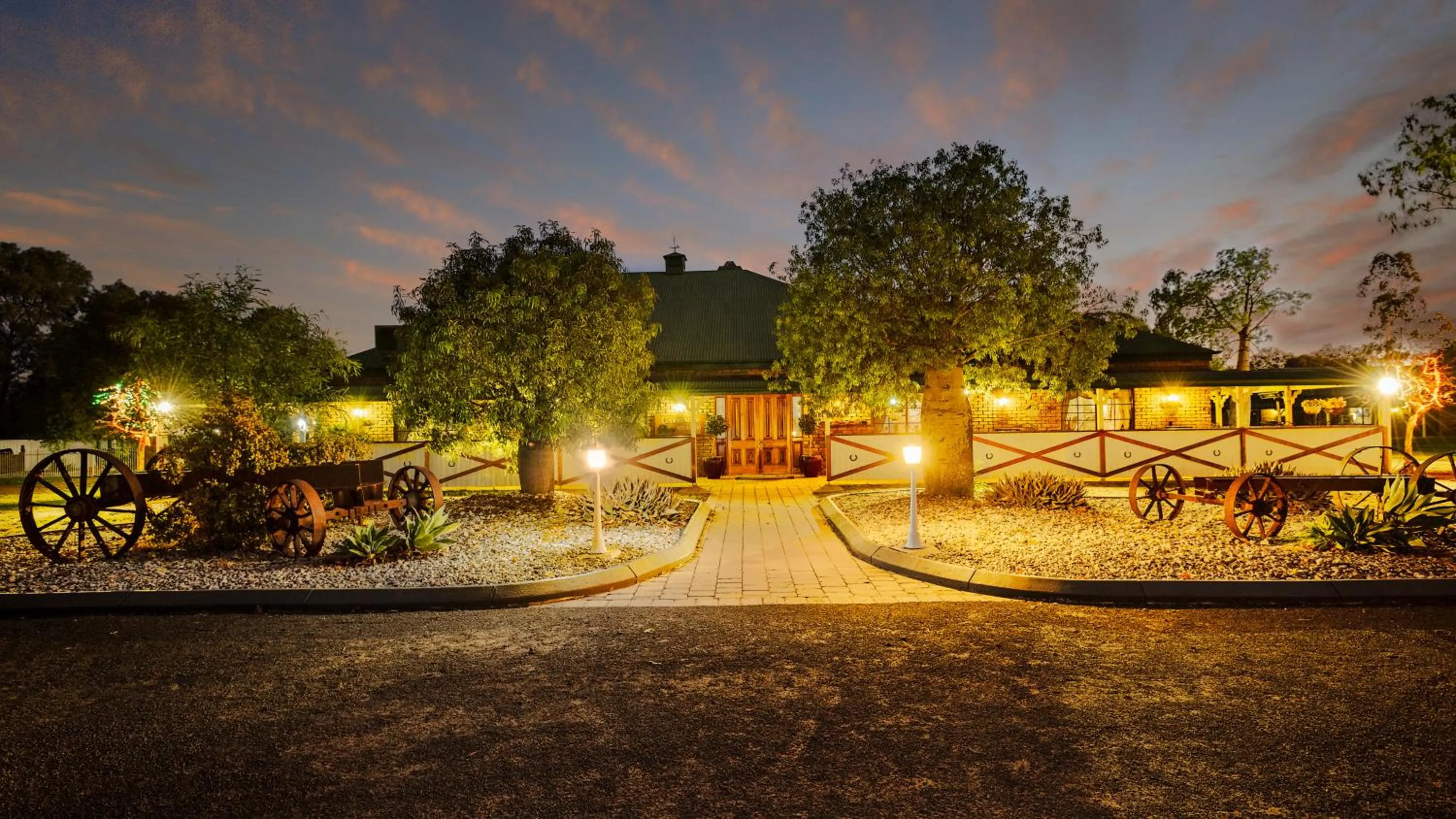 Restaurant/places to eat in Overlander Homestead Motel