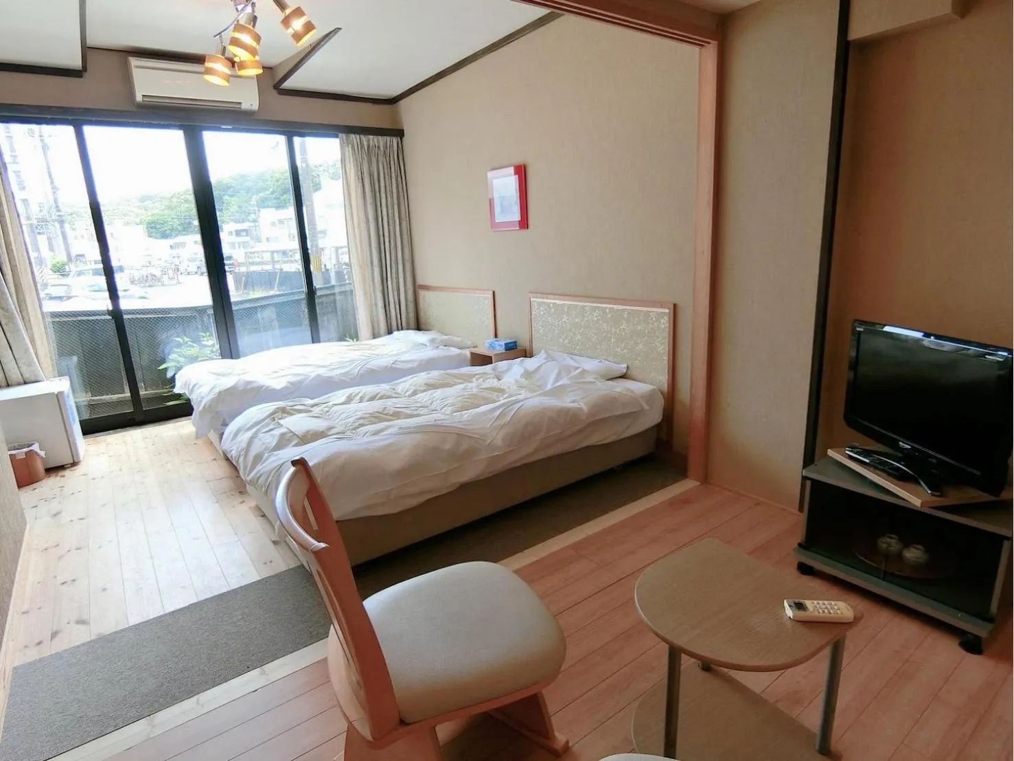 Photo of the whole room, Bed in Minshuku Inn Shirahama Ekinoyado