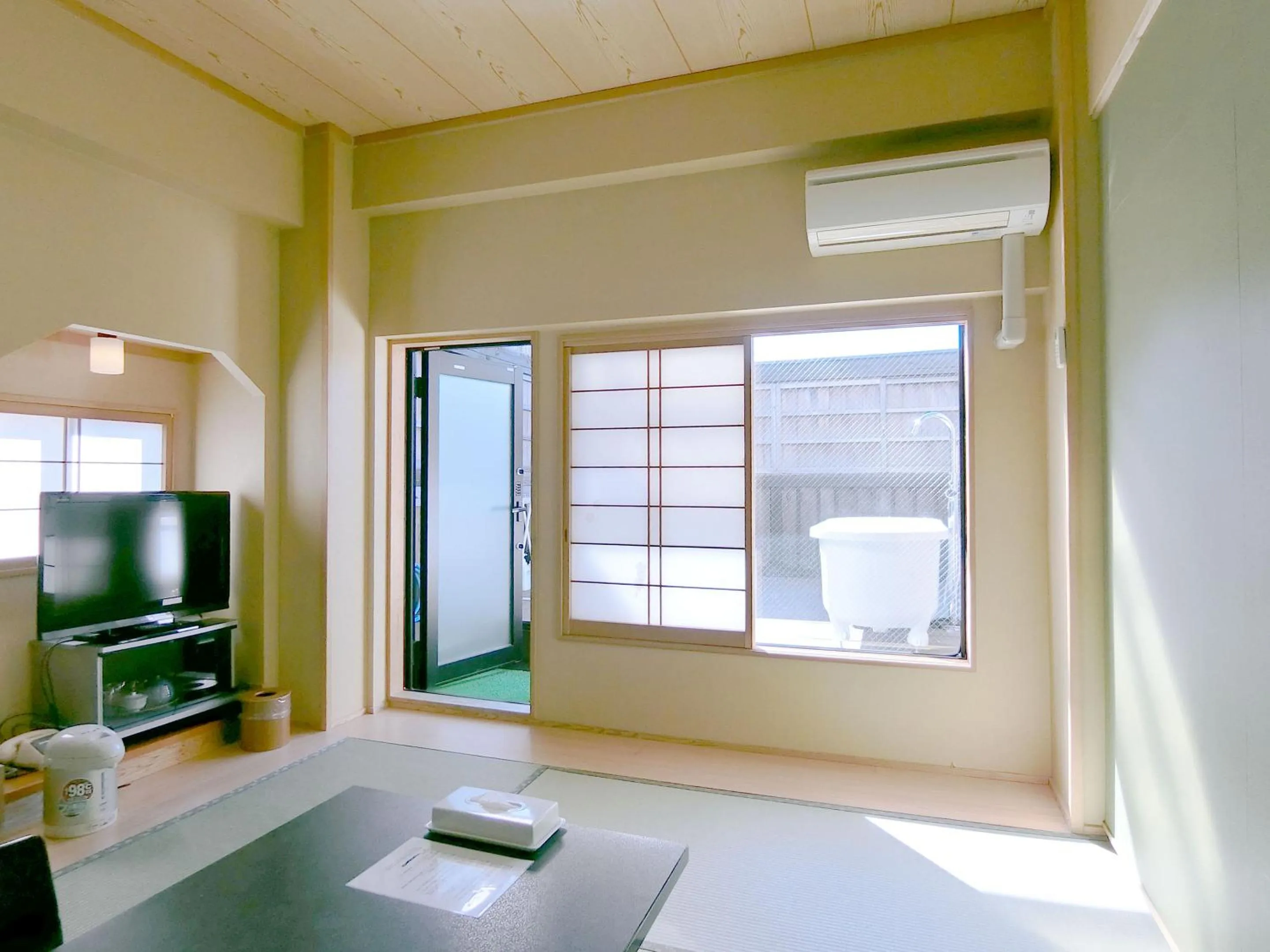 Photo of the whole room in Minshuku Inn Shirahama Ekinoyado