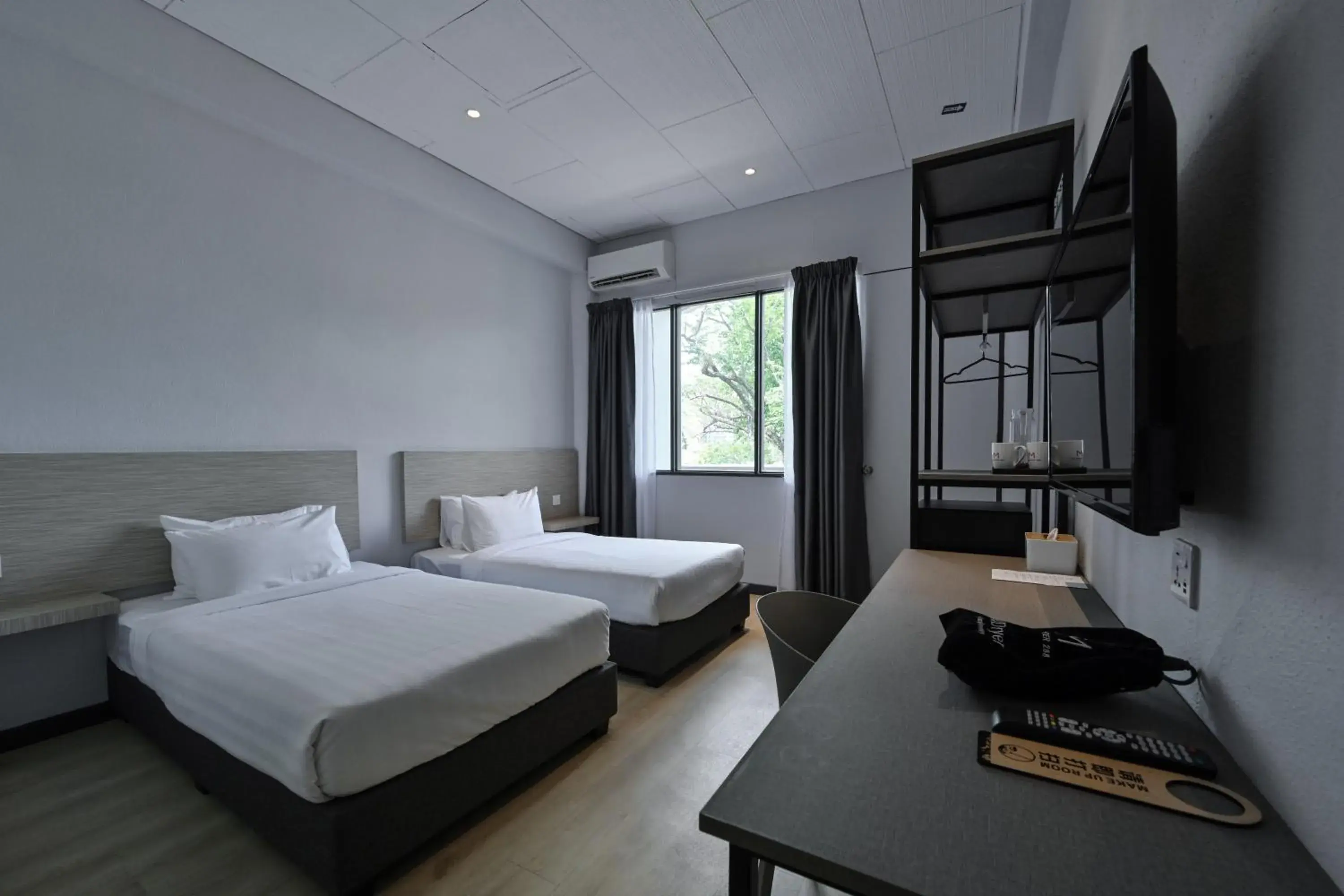 Deluxe Twin Room in Macalister 288 Deluxe Twin Room in Macalister 288