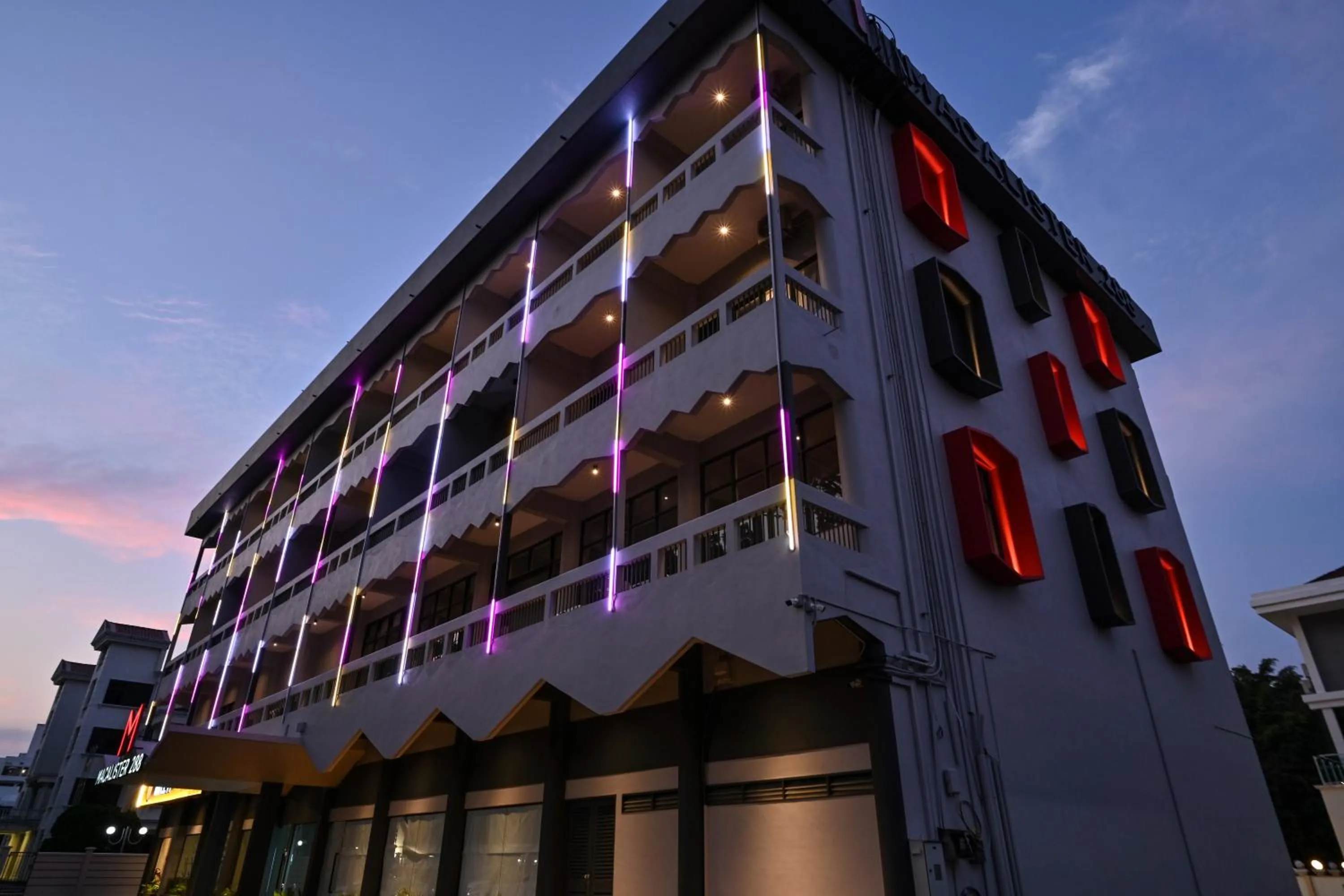 Property building in Macalister 288