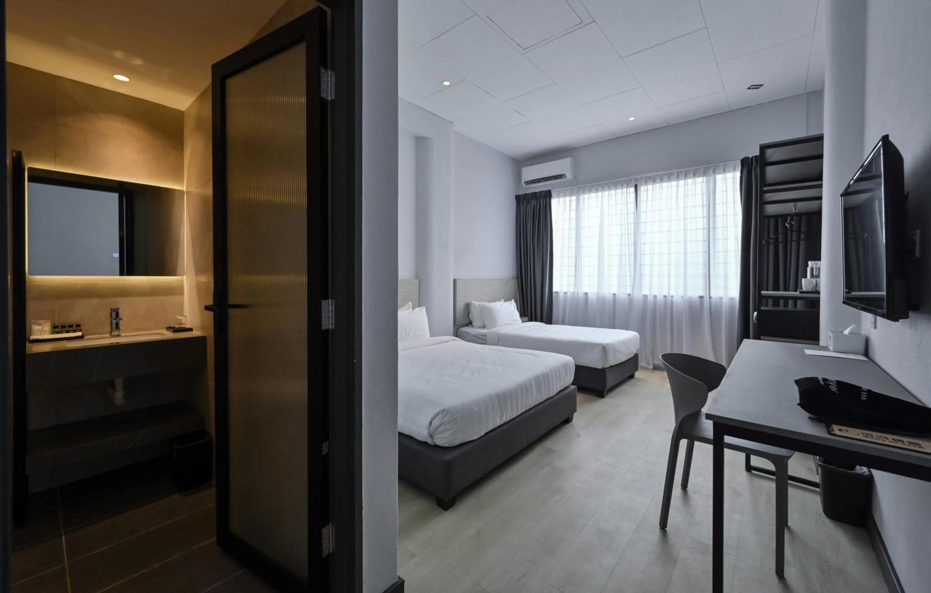 Bedroom, Bed in Macalister 288