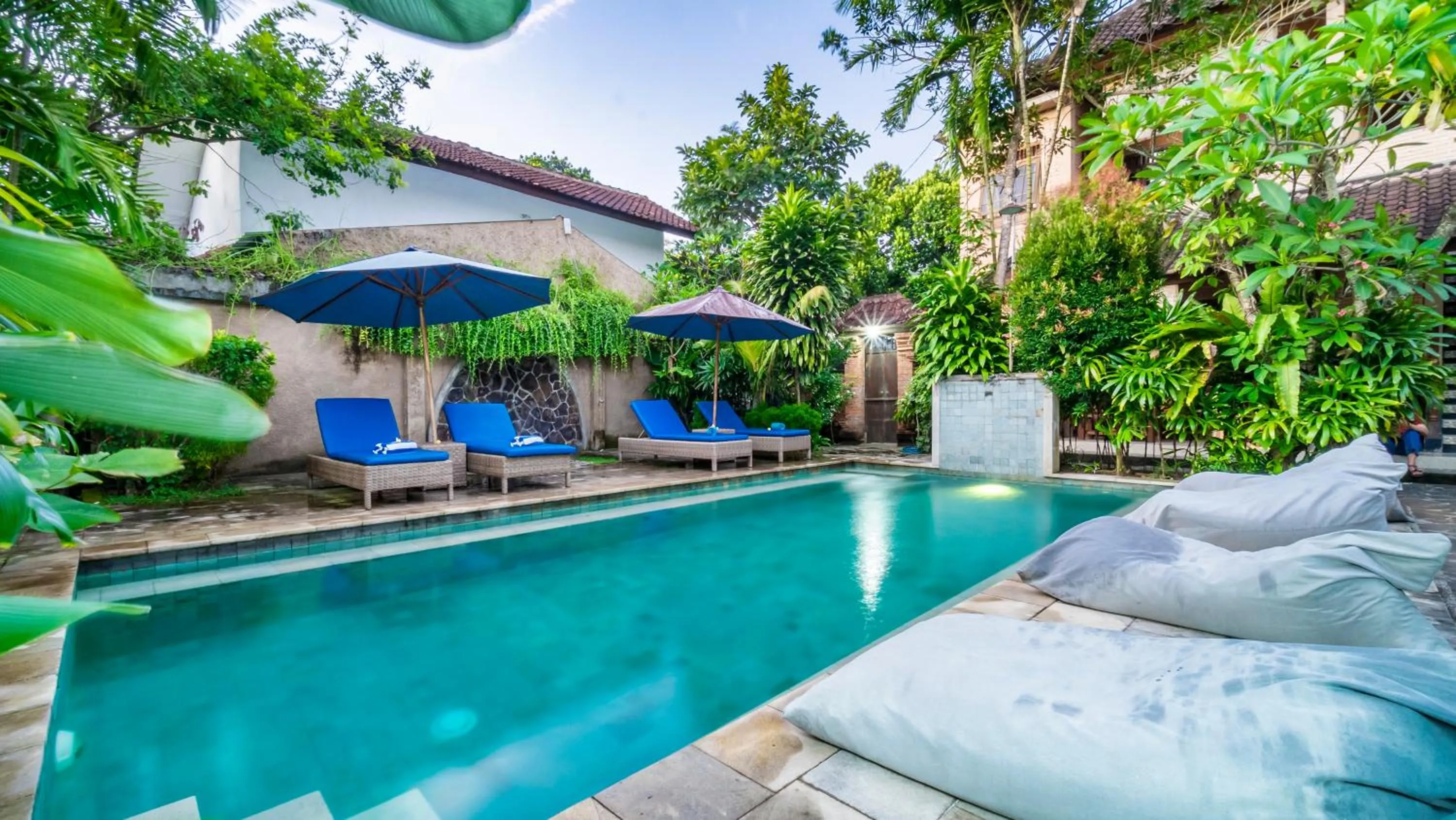 Swimming pool in Cafe Wayan Cottages Senggigi