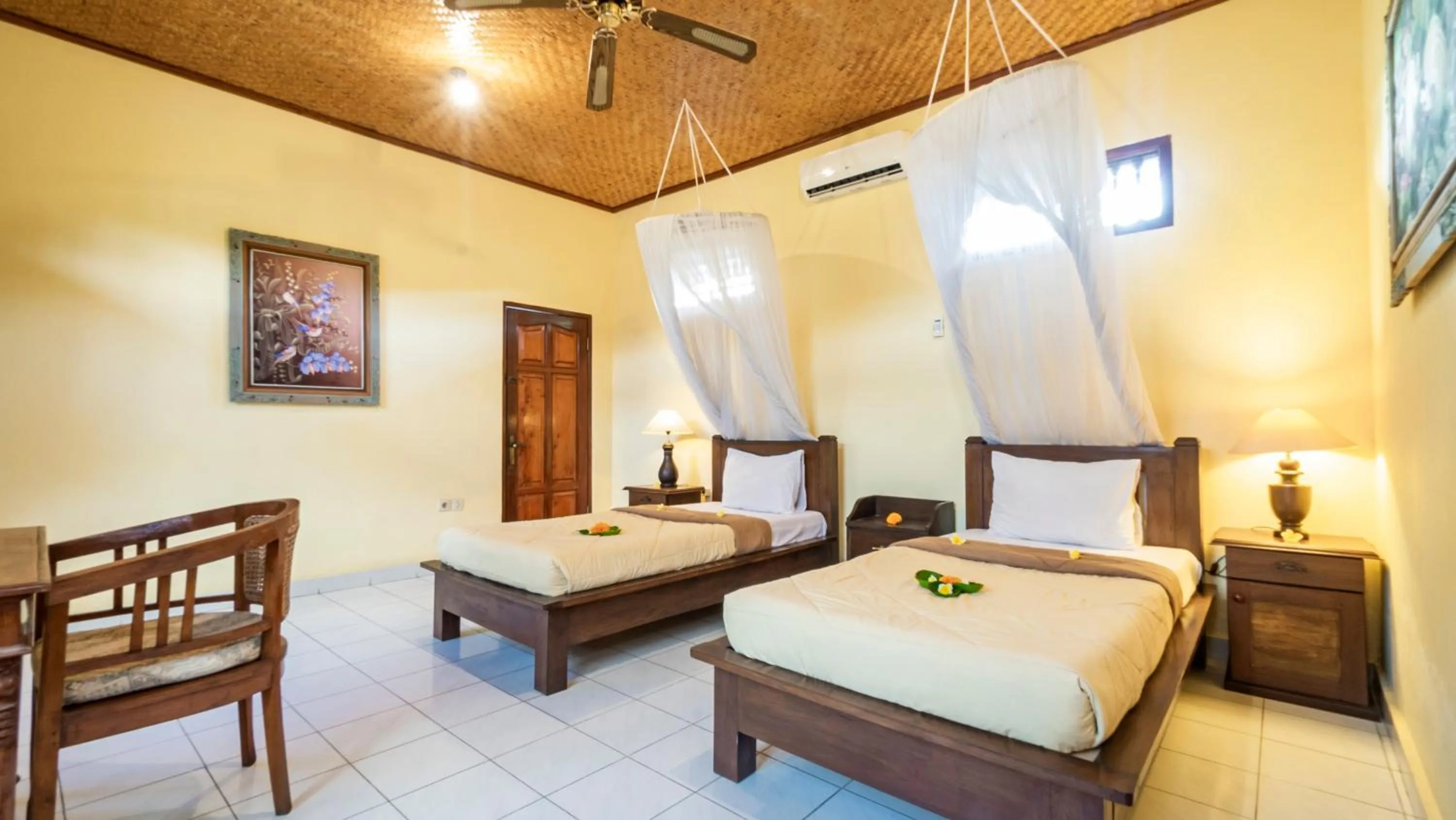 Bed in Cafe Wayan Cottages Senggigi