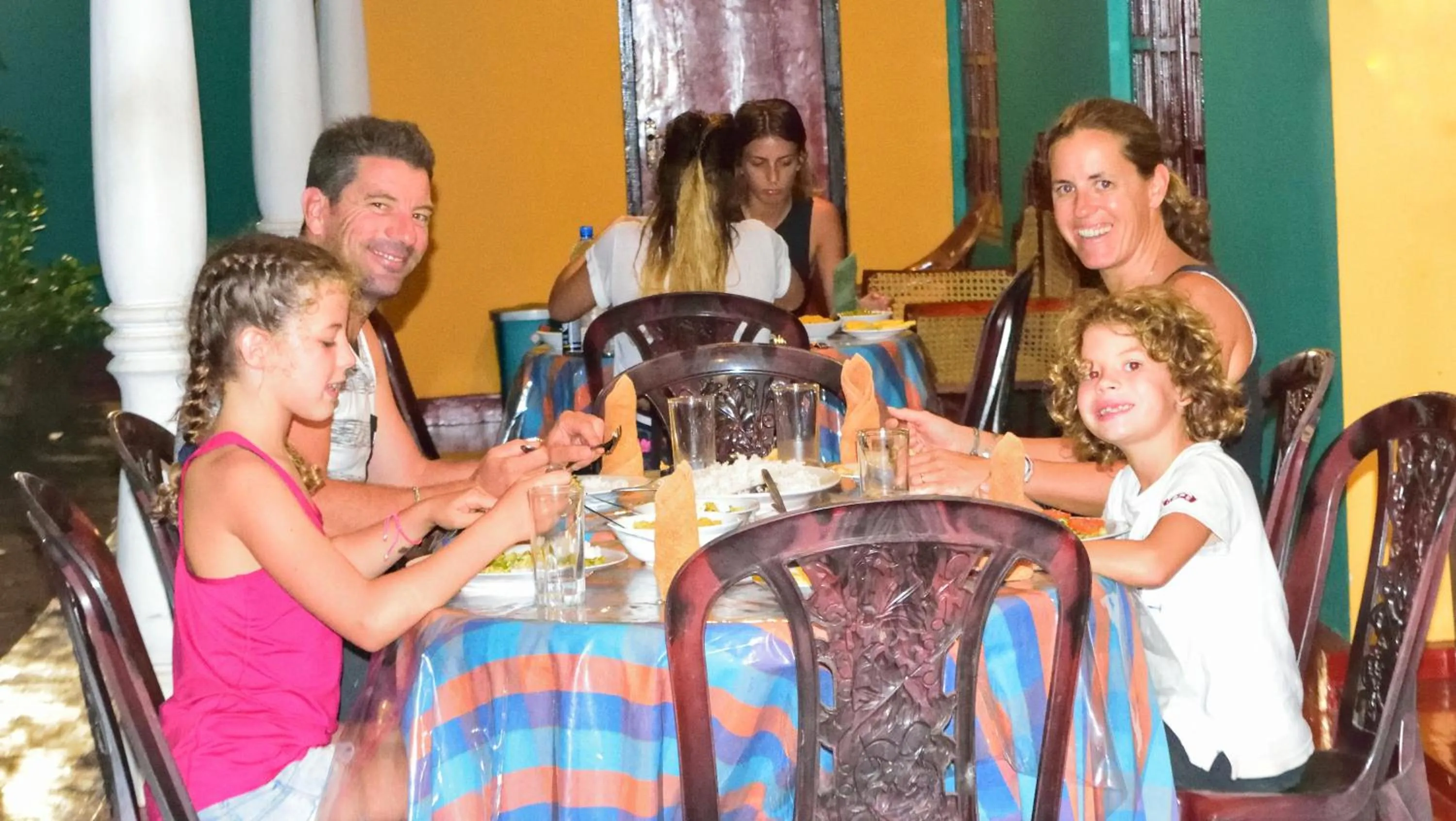 Restaurant/places to eat in Palitha Homestay