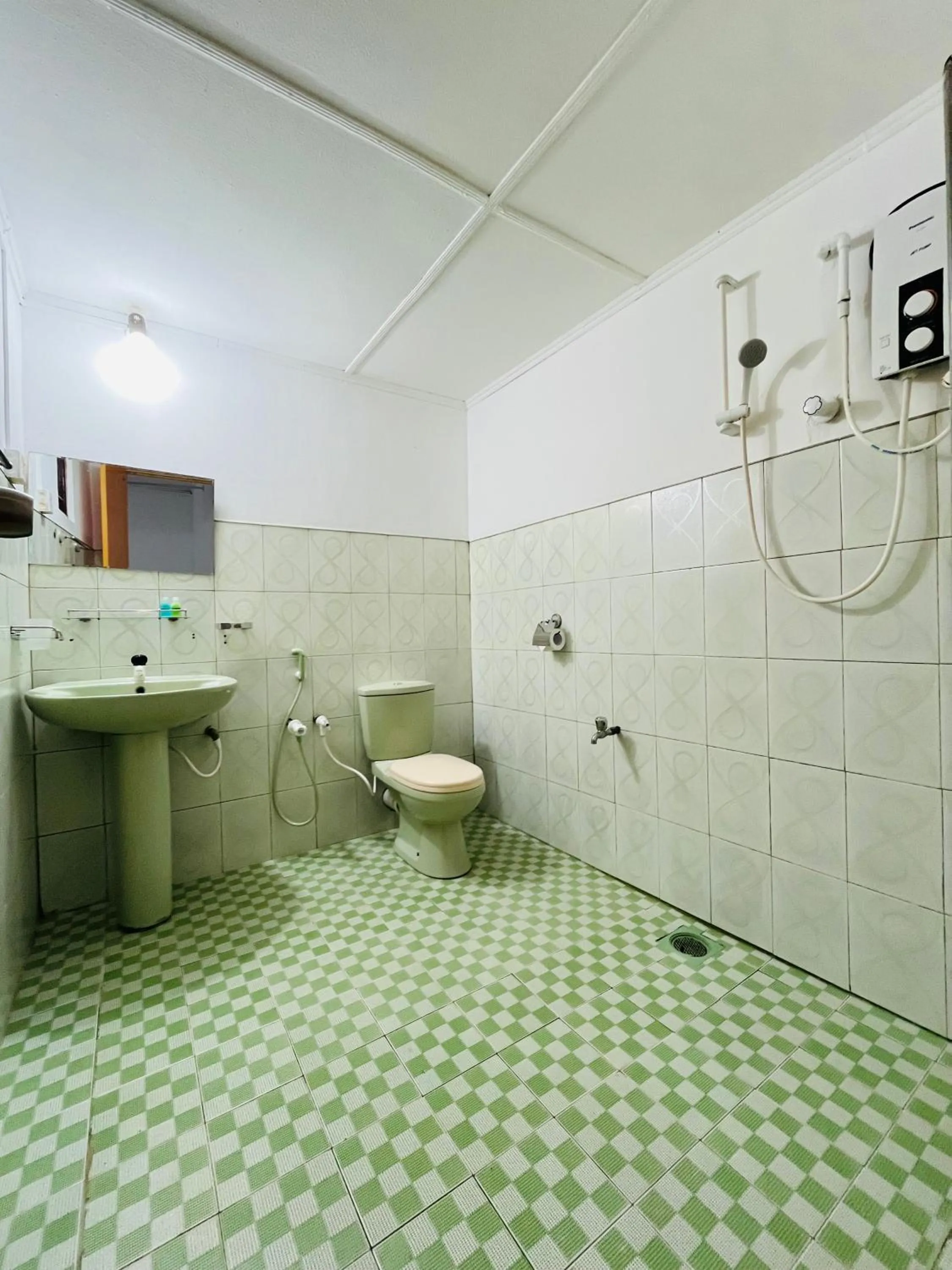Bathroom in Palitha Homestay