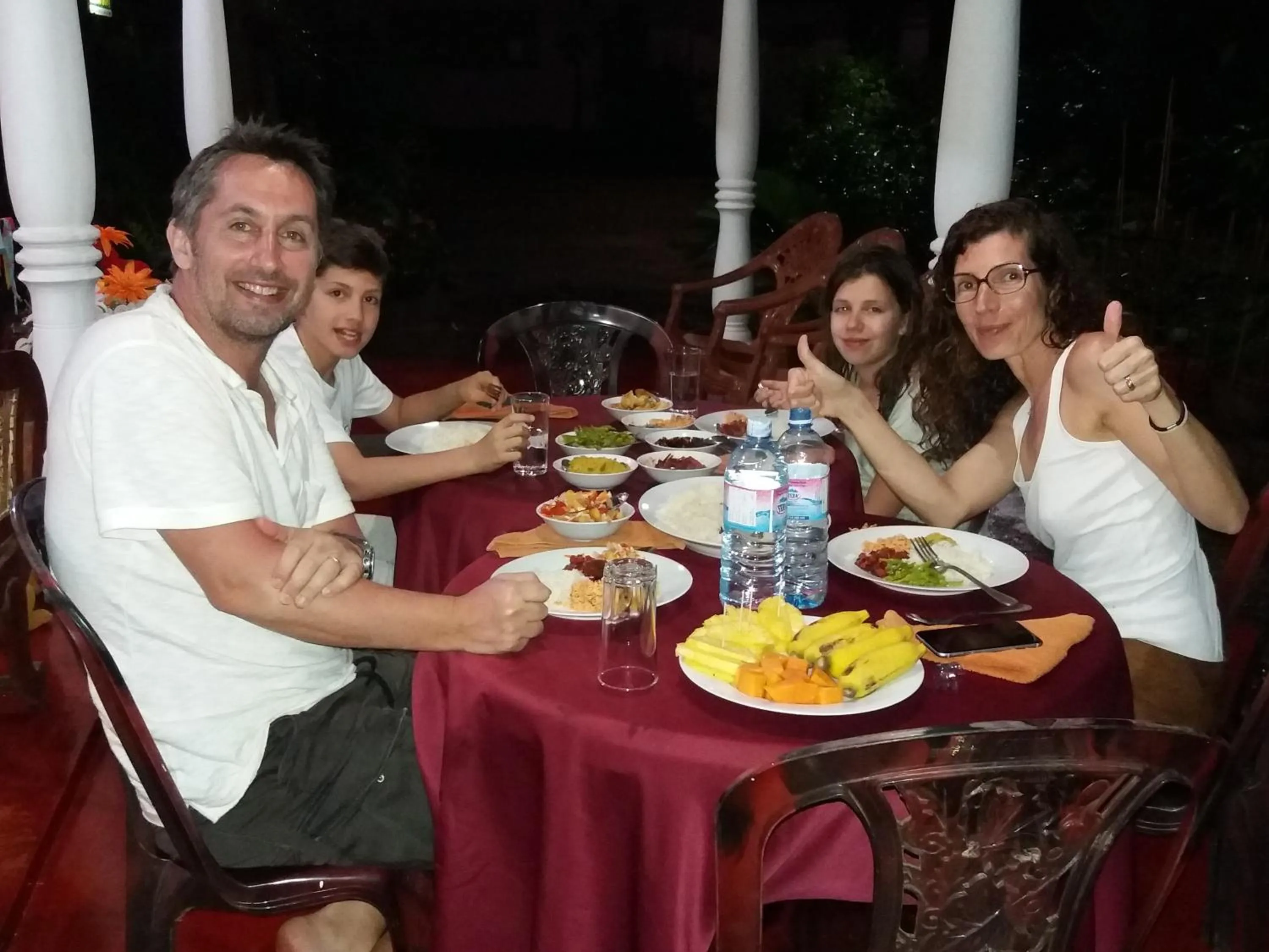 Restaurant/places to eat in Palitha Homestay