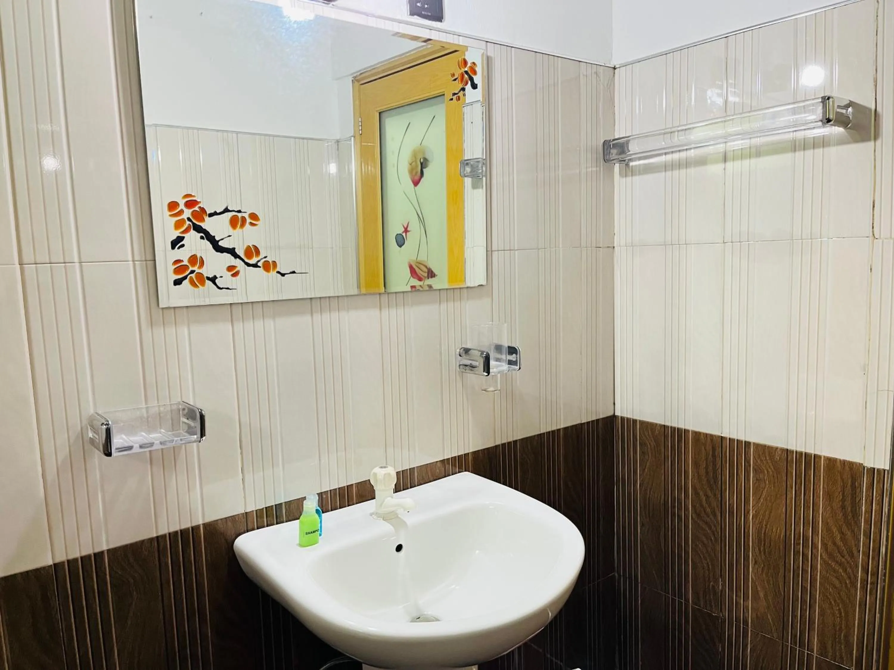 Shower in Palitha Homestay