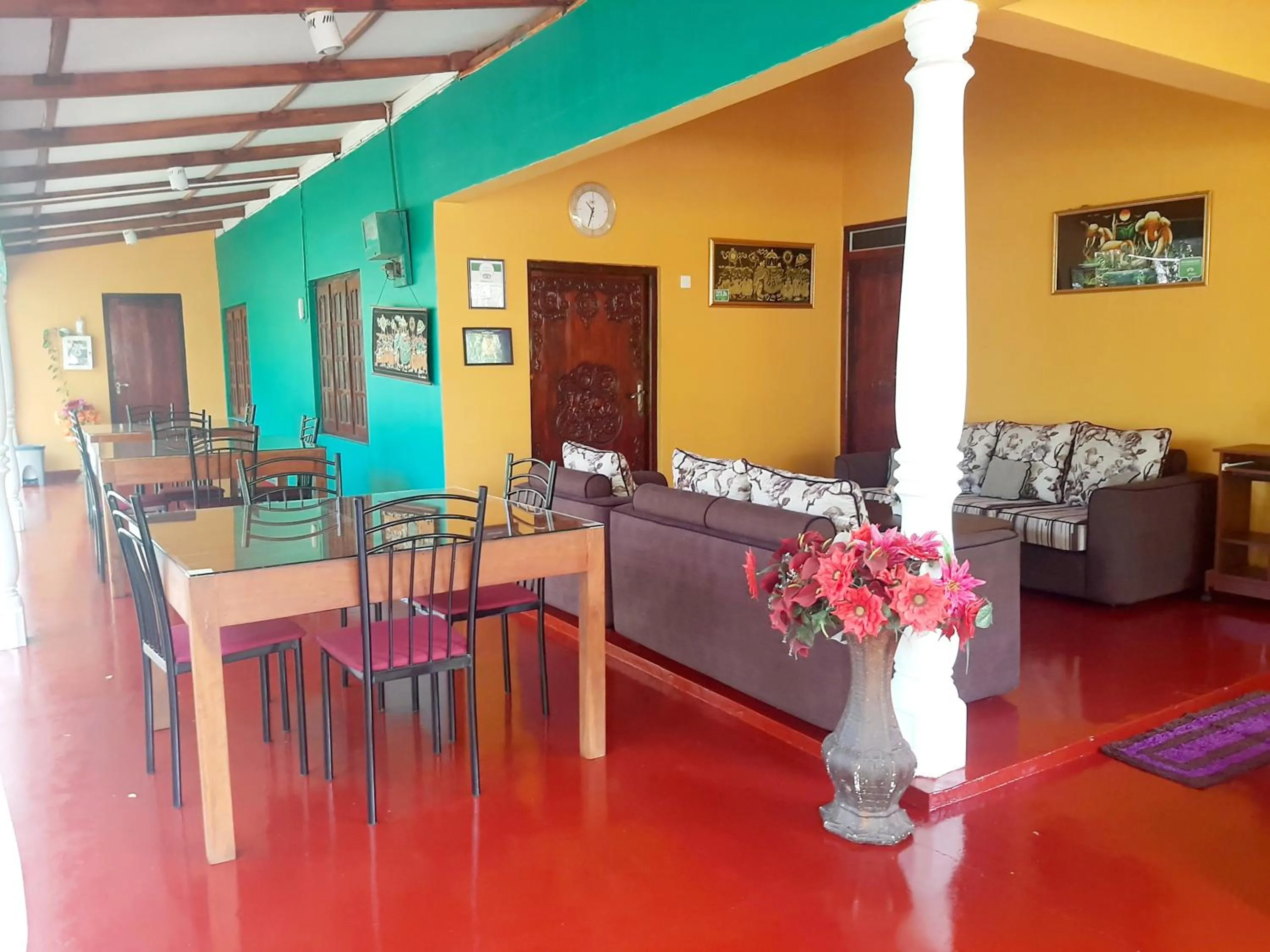 Restaurant/places to eat in Palitha Homestay