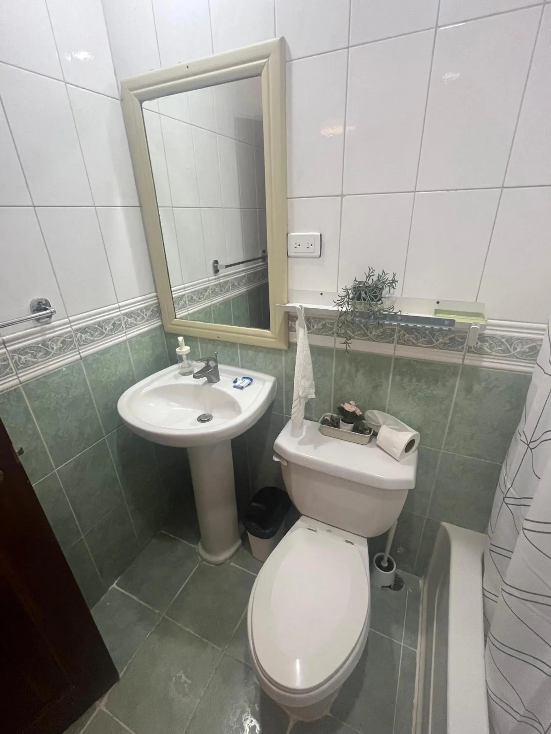 Standard Twin Room - single occupancy in Hotel Plaza Kavia Standard Twin Room - single occupancy in Hotel Plaza Kavia