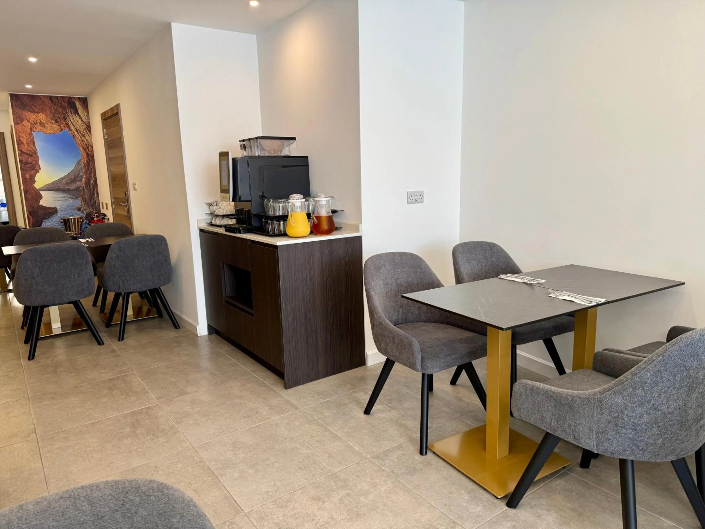 Blu Waters Boutique Hotel