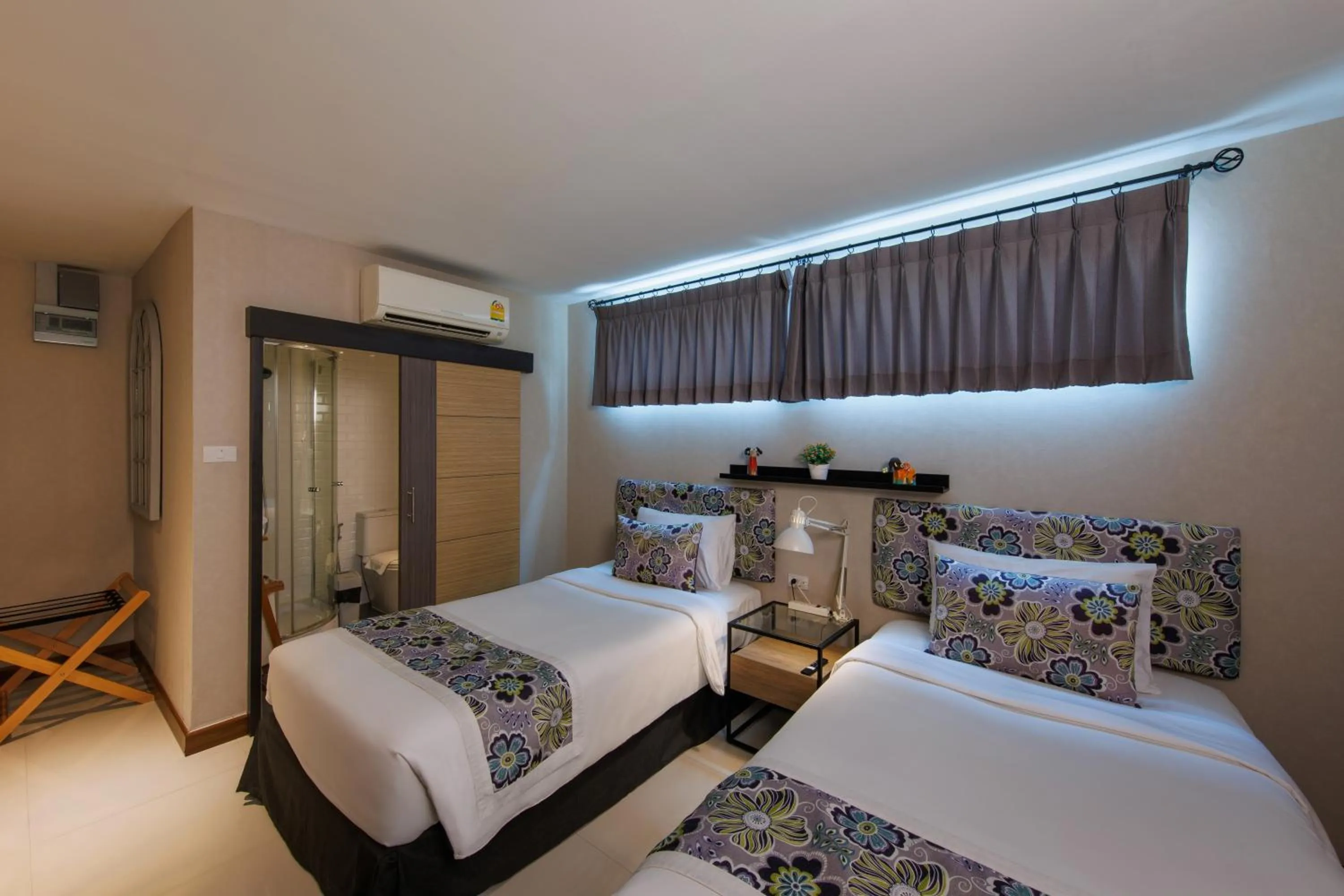 Photo of the whole room, Bed in Chala Number 2 Art and Gallery