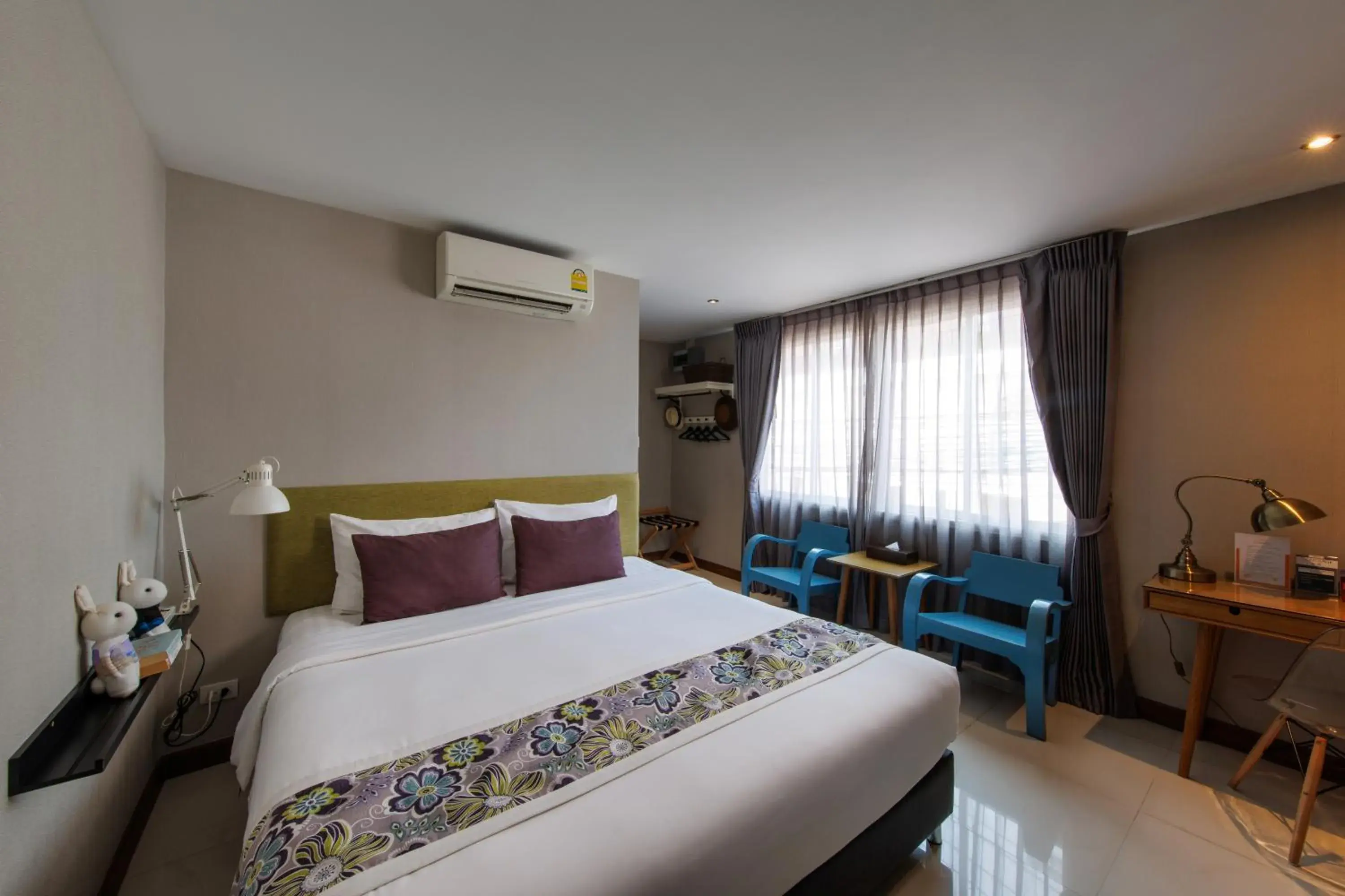 Deluxe King Room in Chala Number 2 Art and Gallery Deluxe King Room in Chala Number 2 Art and Gallery