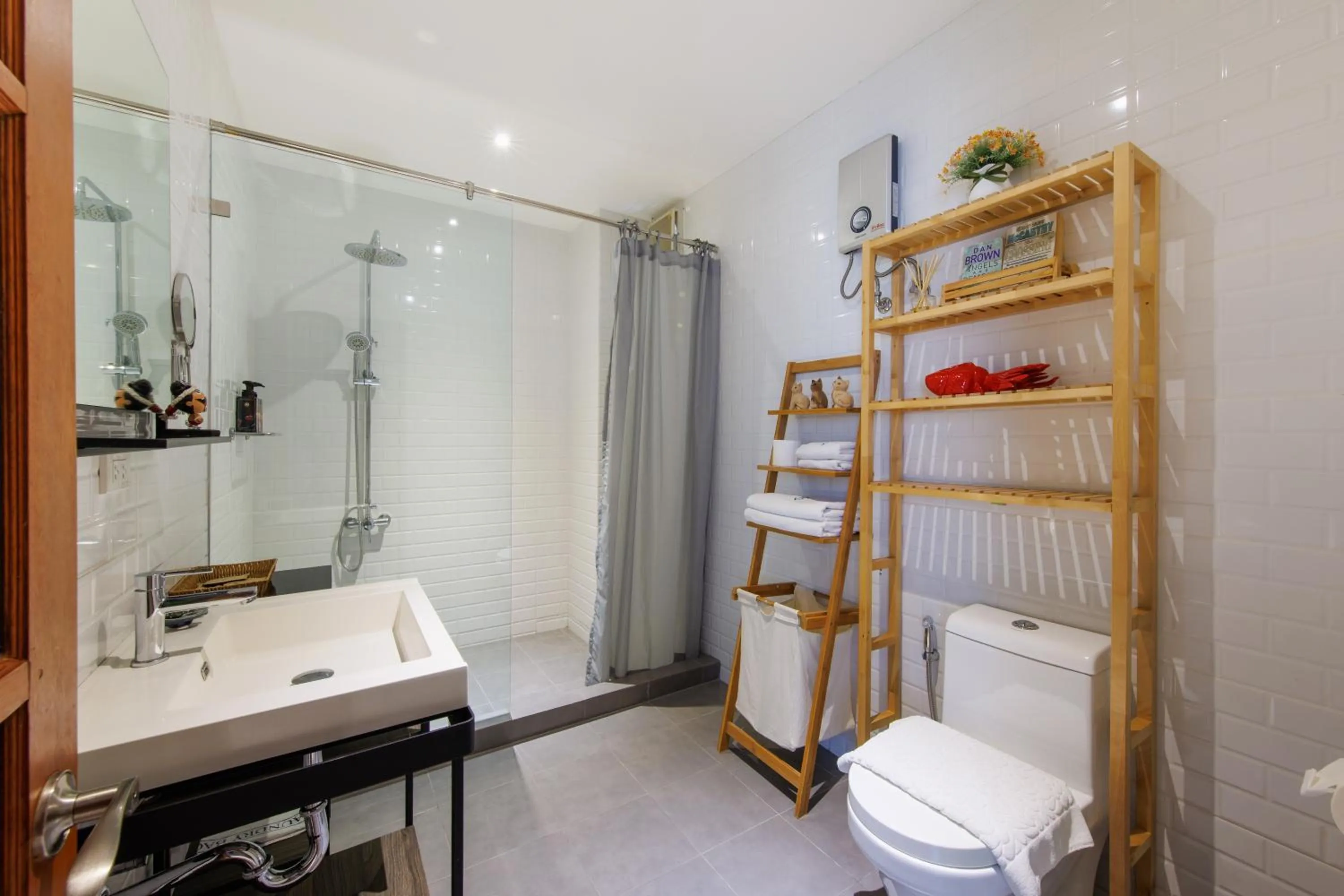 Shower in Chala Number 2 Art and Gallery