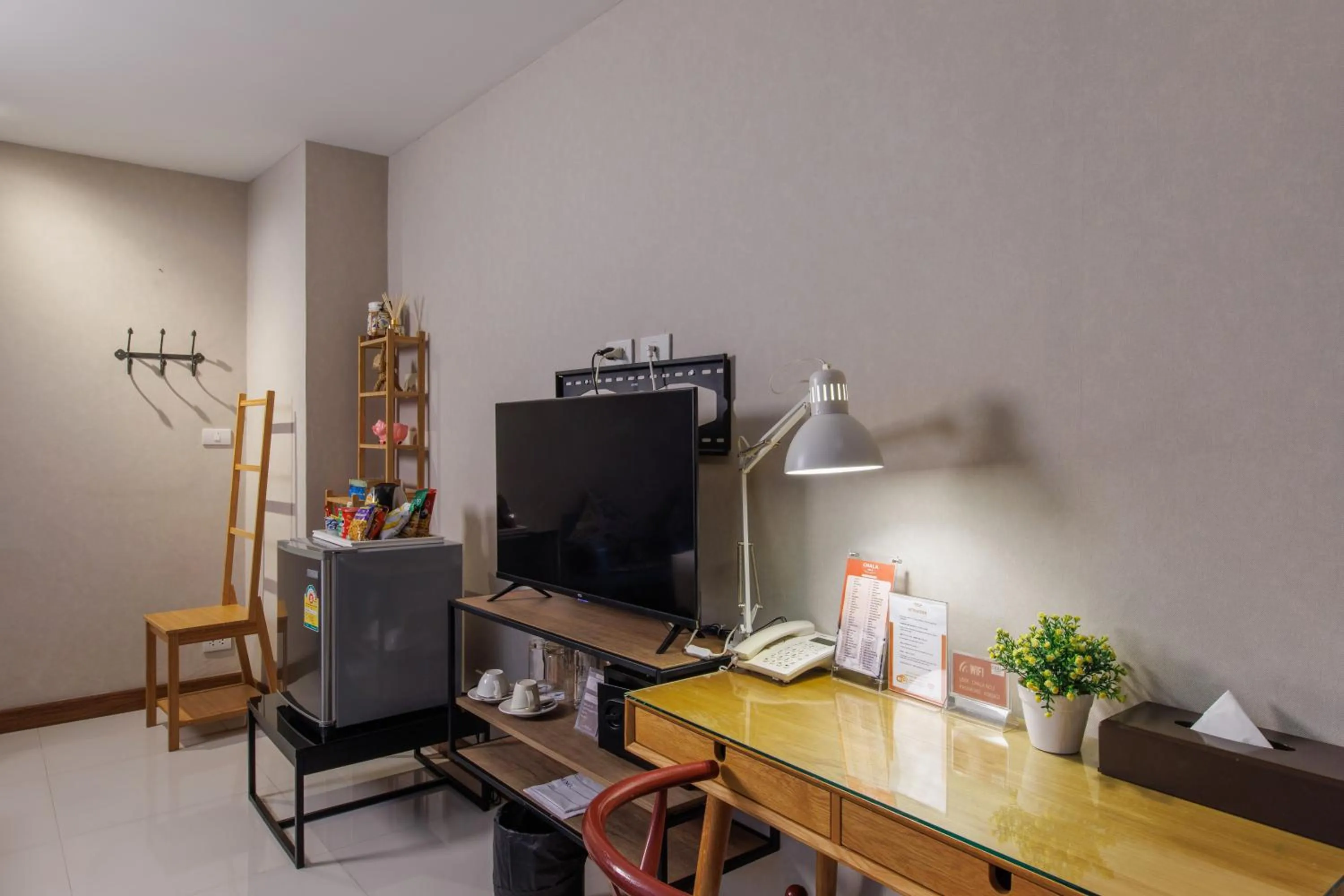 TV and multimedia in Chala Number 2 Art and Gallery