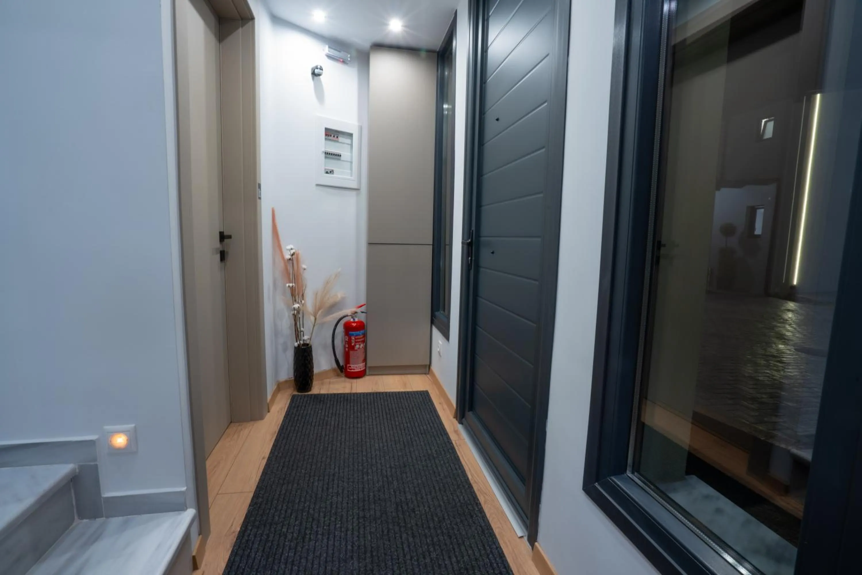 Facade/entrance in THE ROOMS