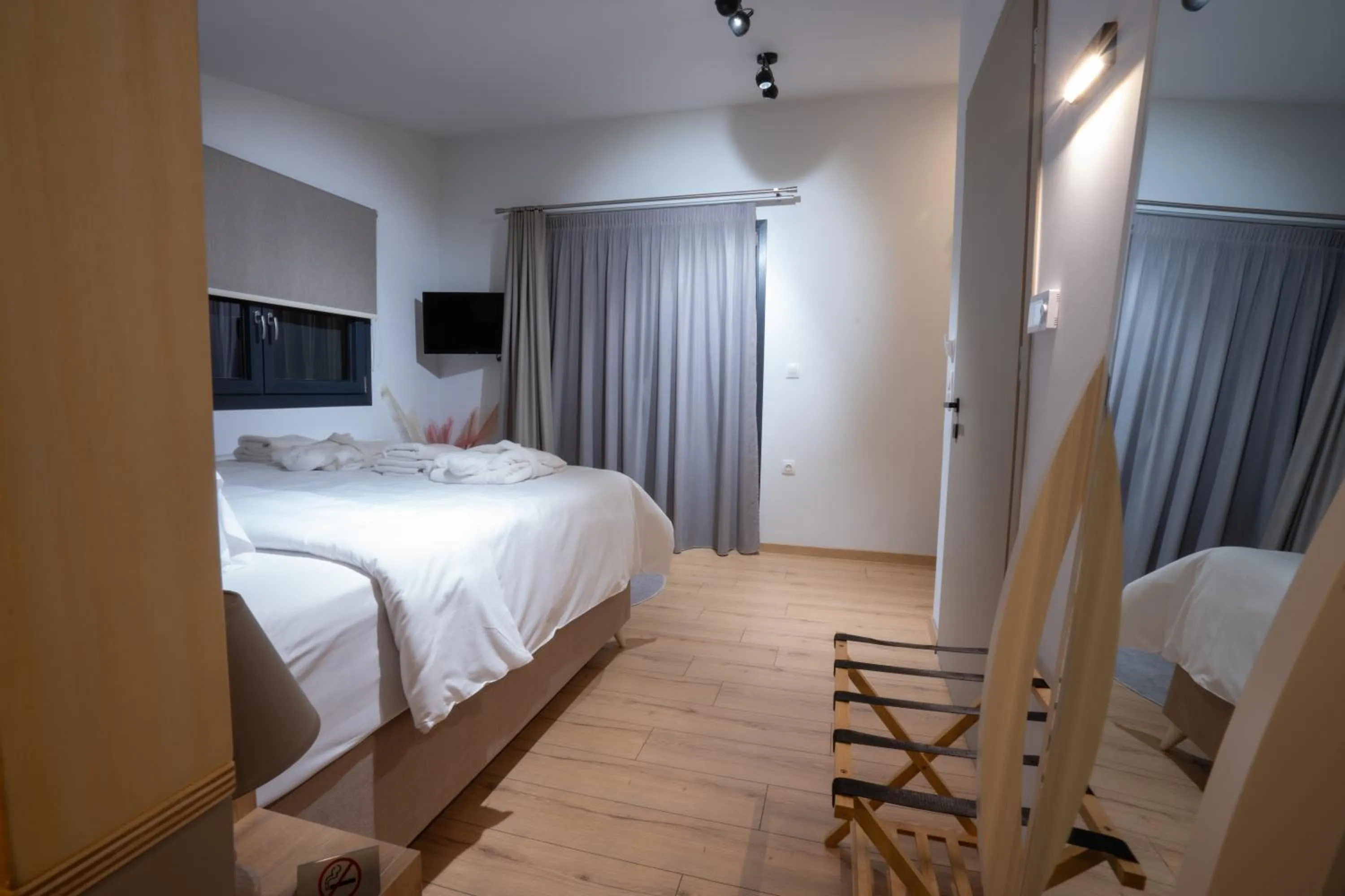 Bedroom, Bed in THE ROOMS