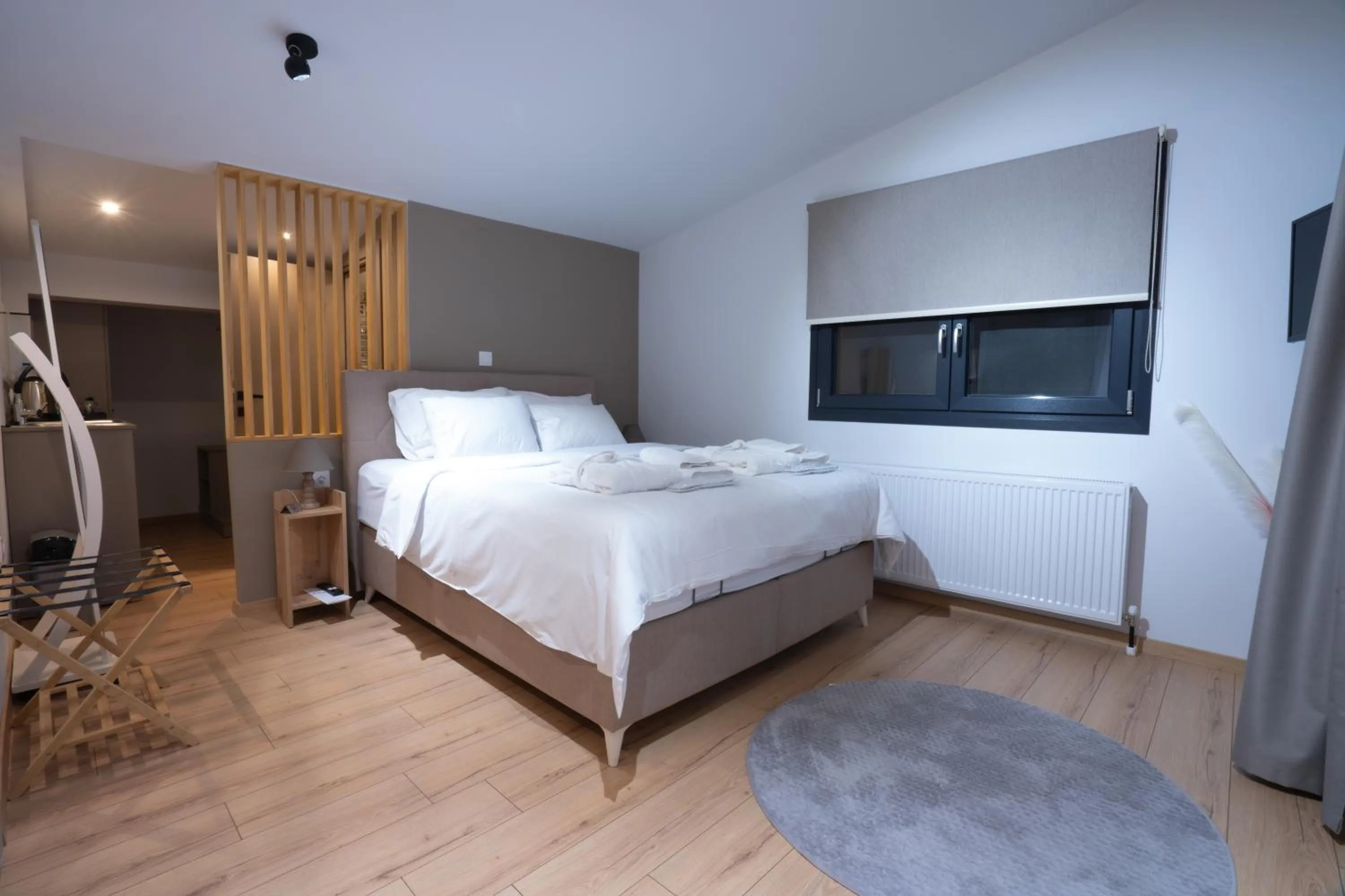 Bedroom, Bed in THE ROOMS