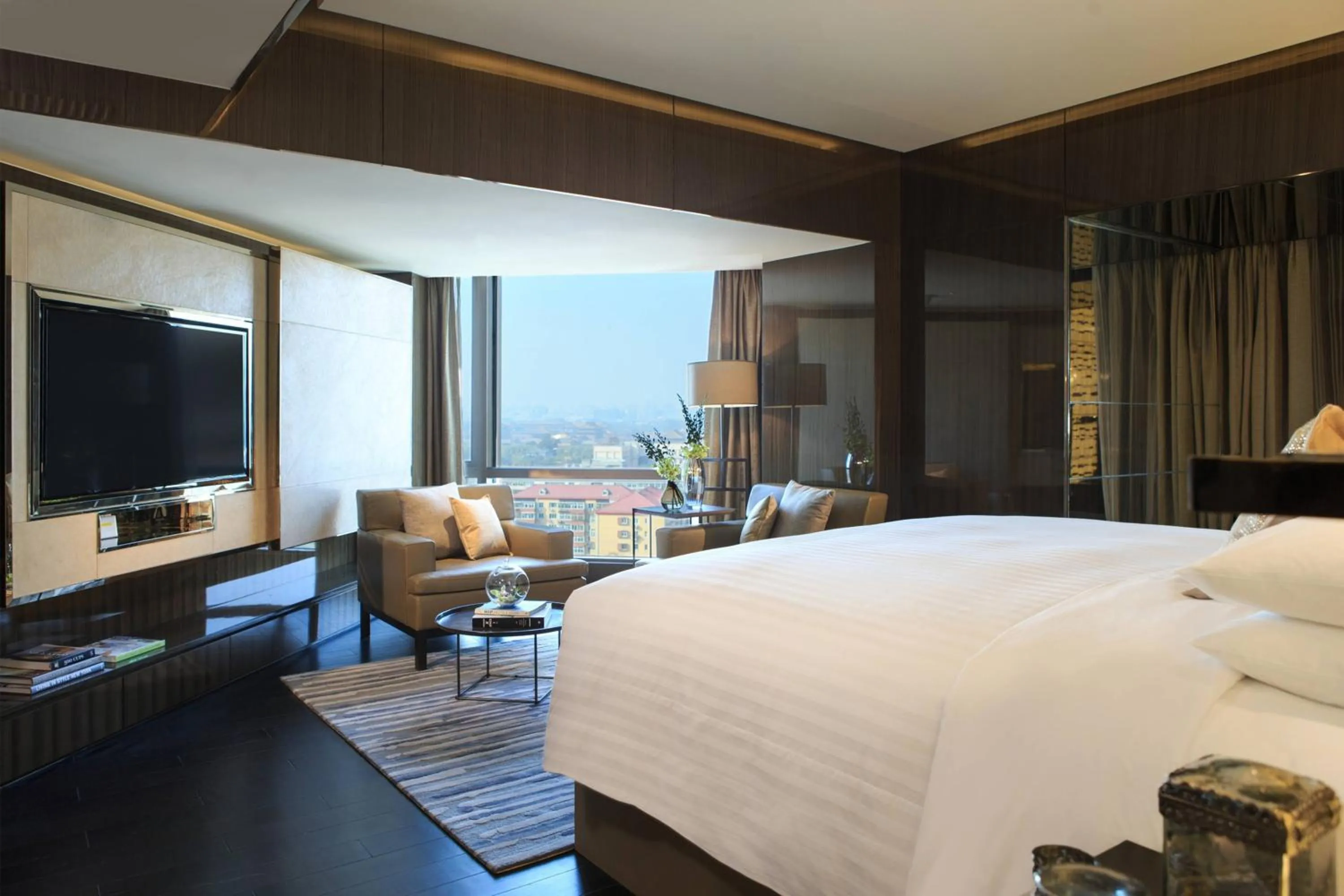 Bedroom, Bed in Renaissance Beijing Wangfujing Hotel