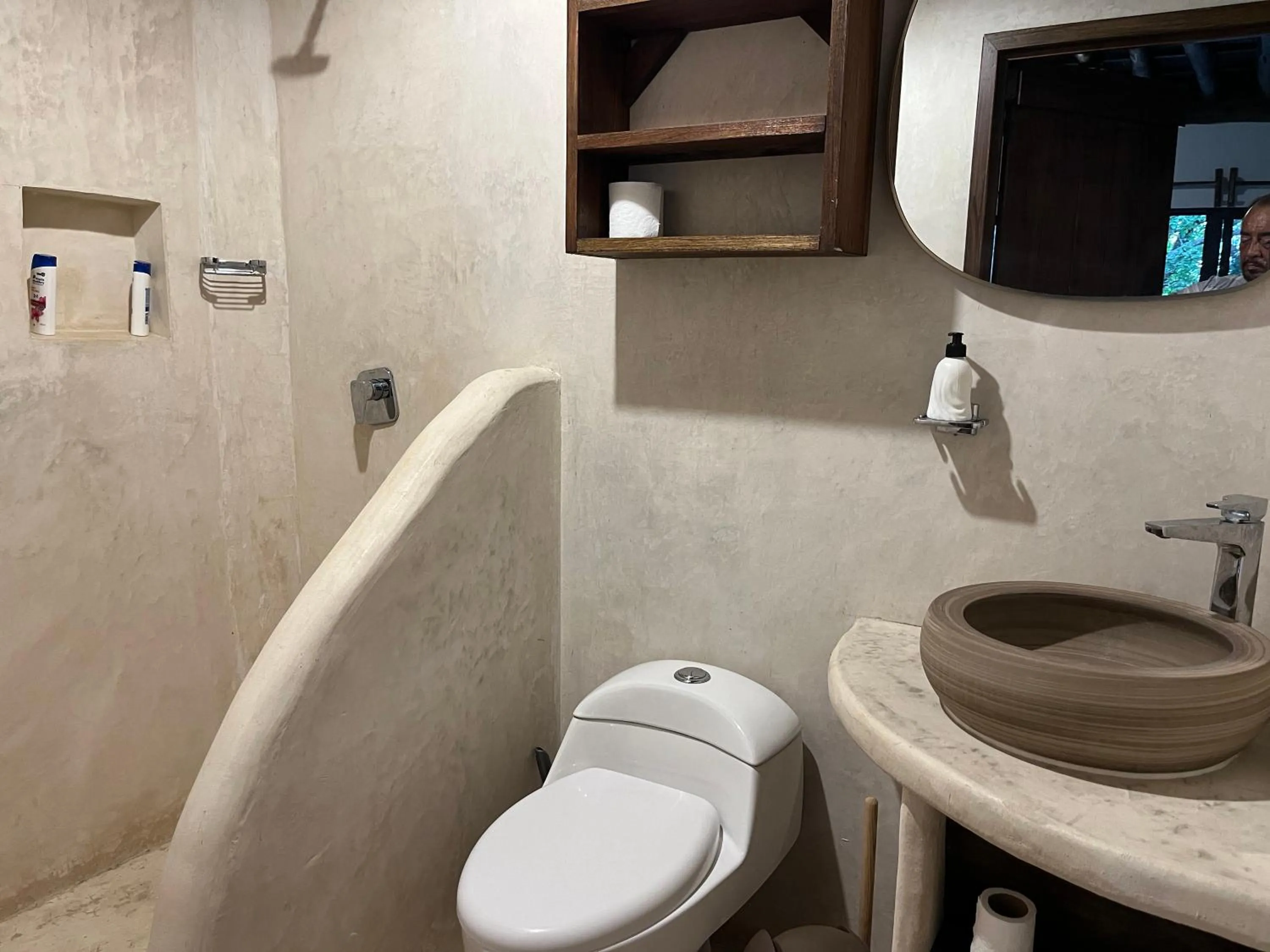 Bathroom in Xanthus Hotel