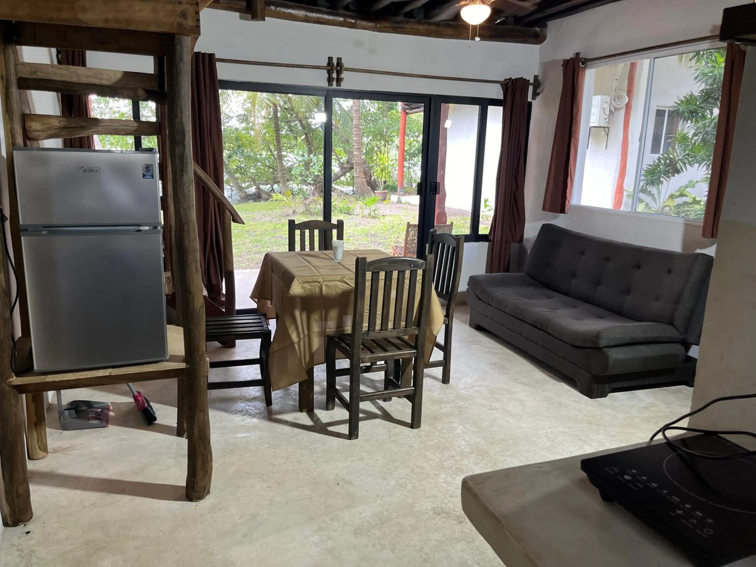 Living room in Xanthus Hotel