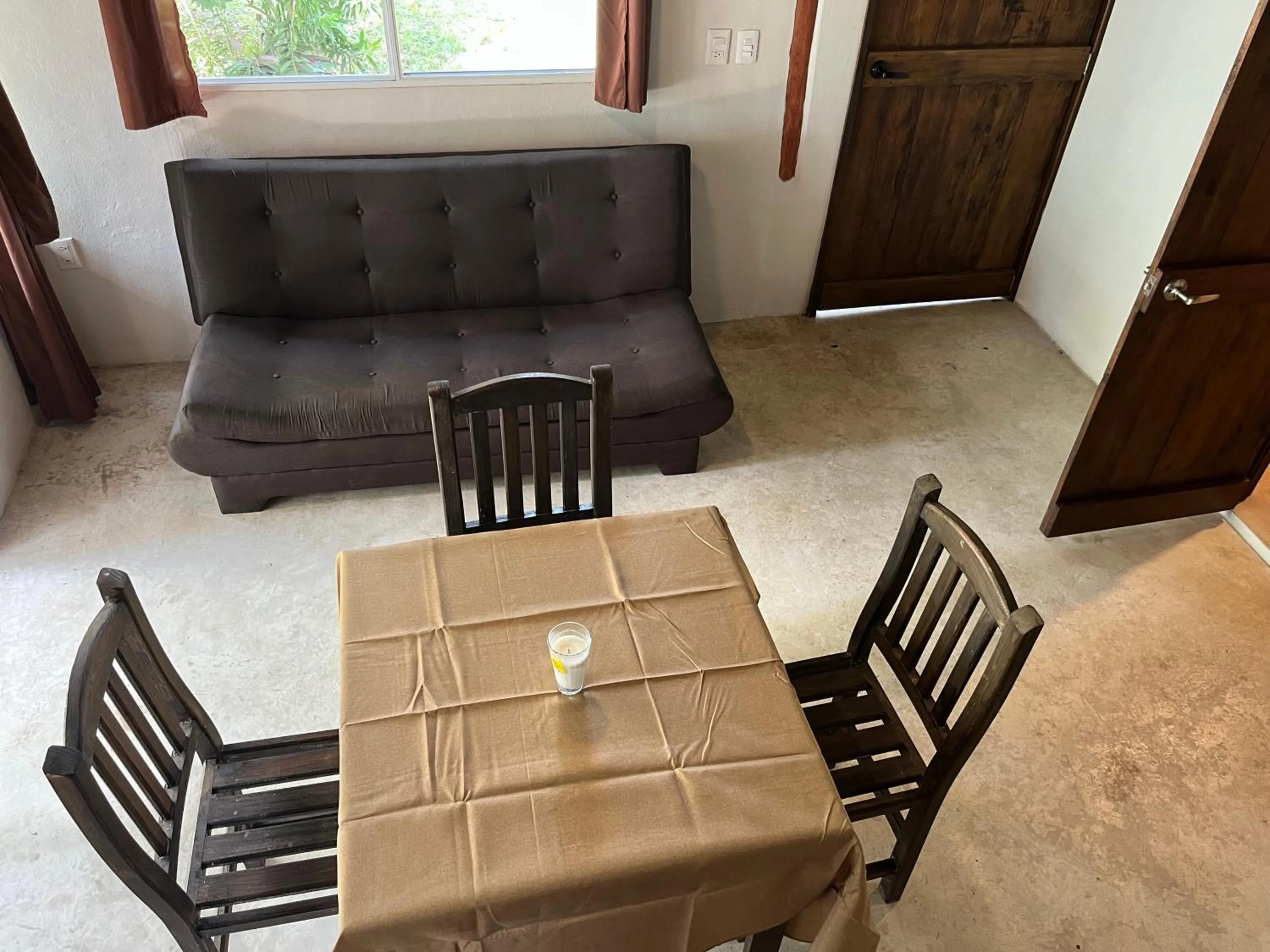 Living room in Xanthus Hotel