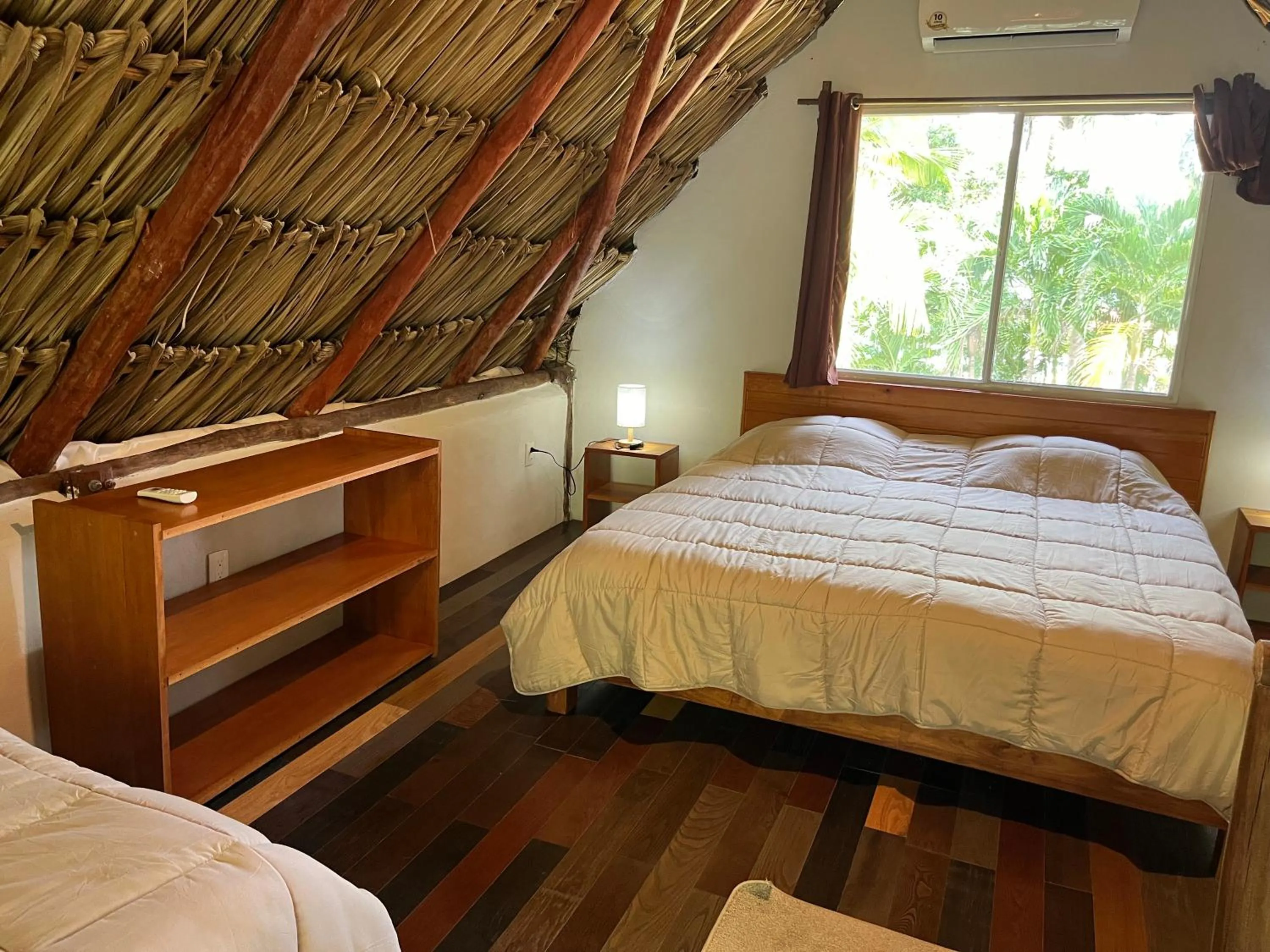 Photo of the whole room, Bed in Xanthus Hotel