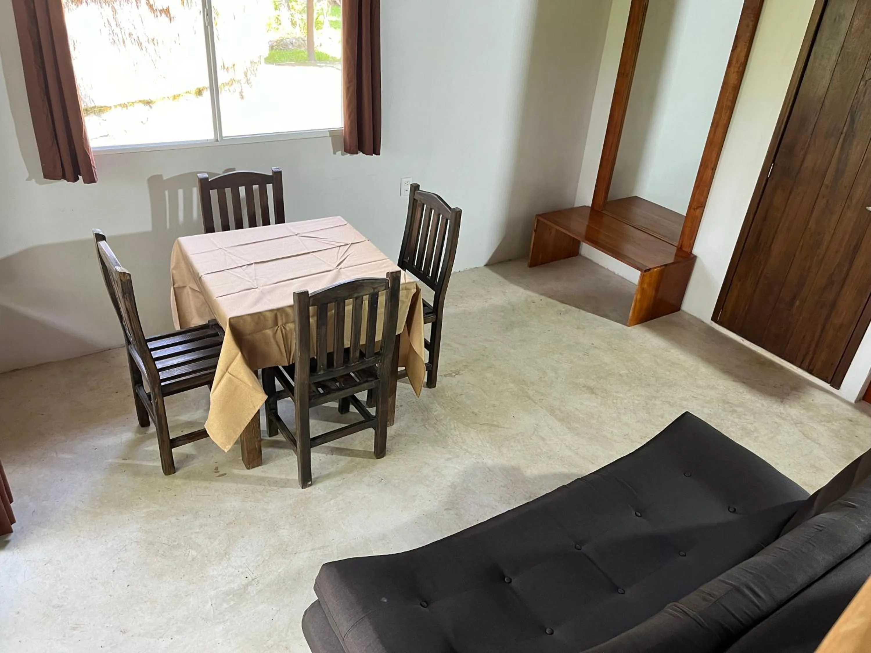 Living room in Xanthus Hotel