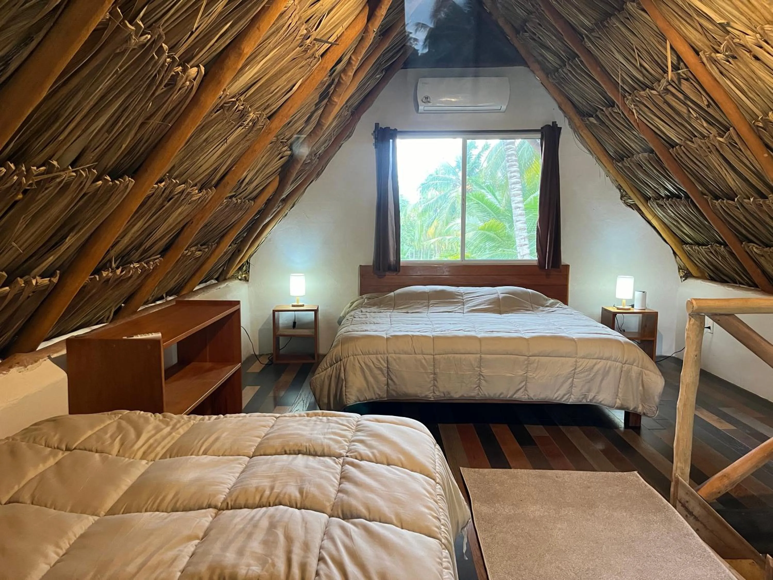 Photo of the whole room, Bed in Xanthus Hotel