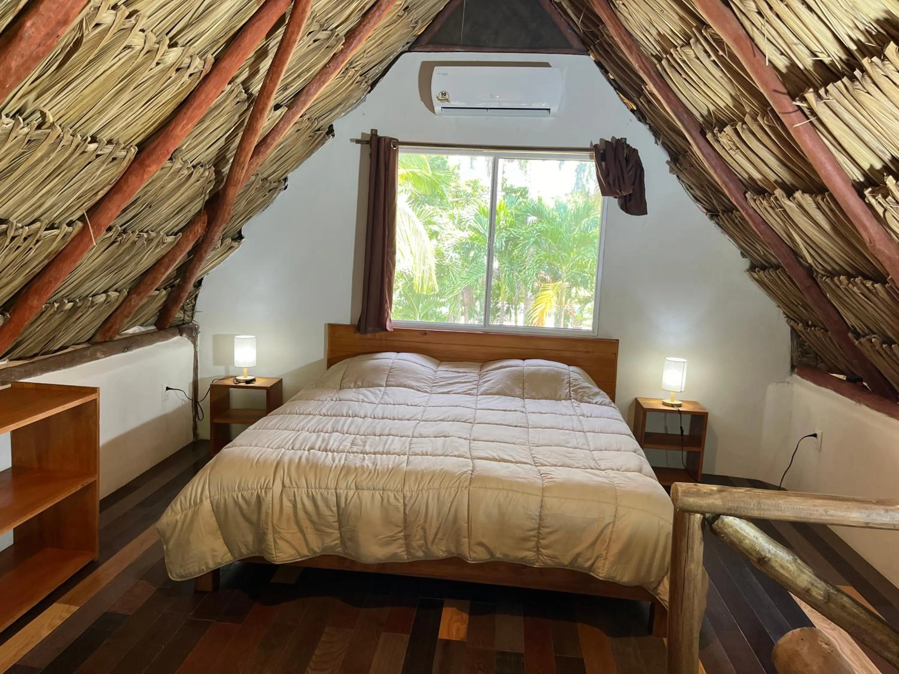 Bedroom, Bed in Xanthus Hotel