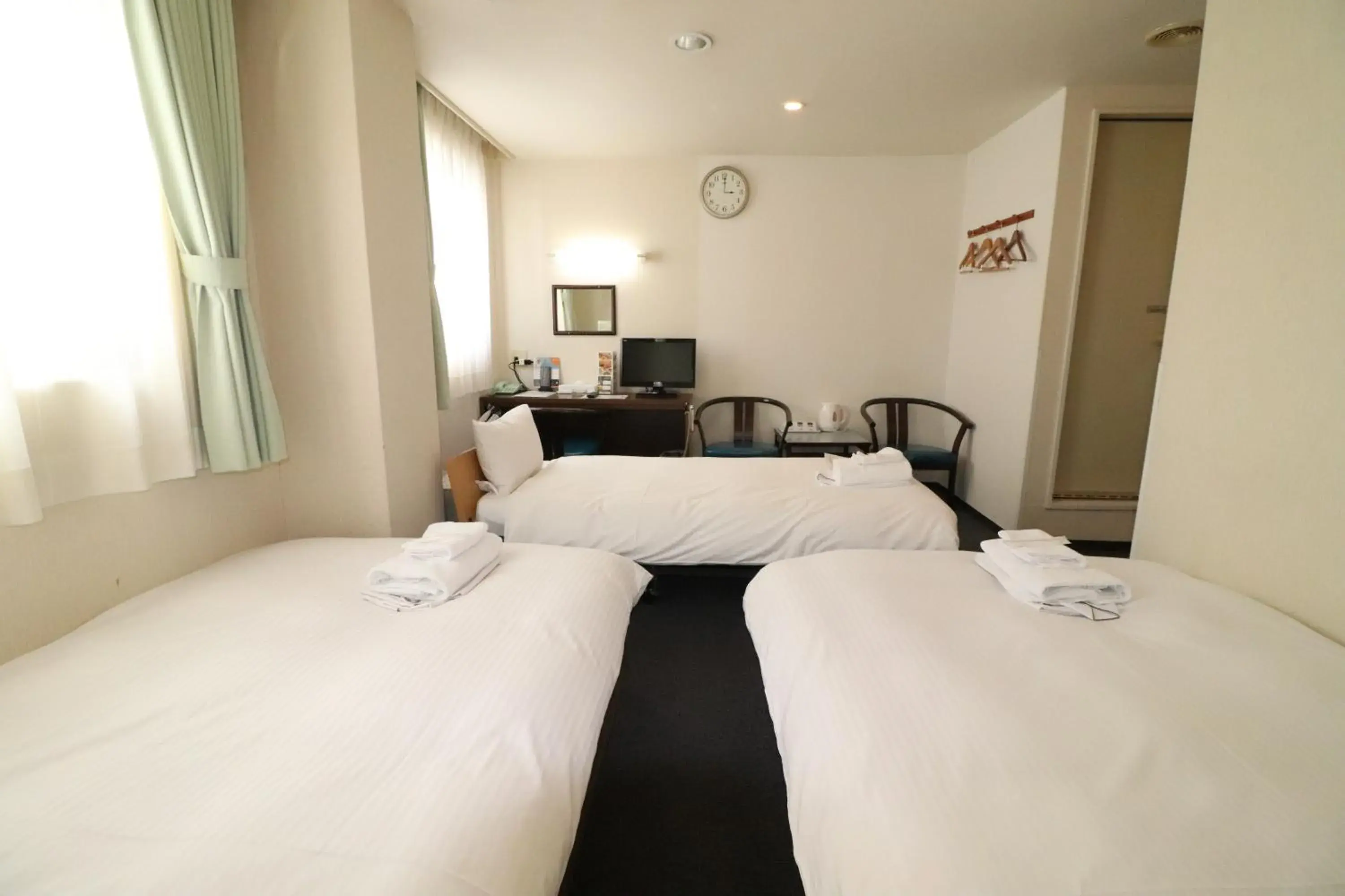 Photo of the whole room, Bed in Hotel Green Arbor Photo of the whole room, Bed in Hotel Green Arbor