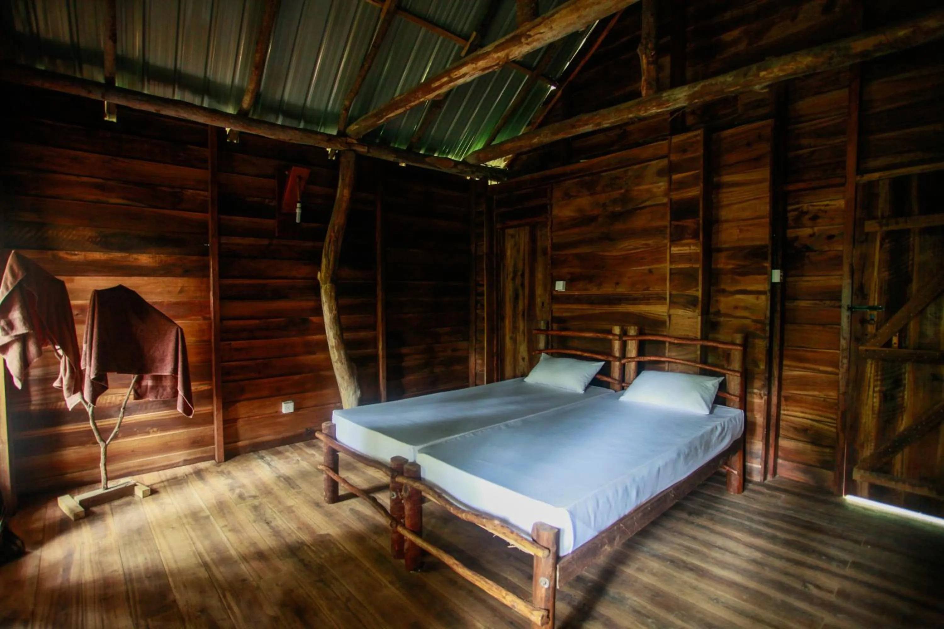 Photo of the whole room, Bed in Ella Ecolodge