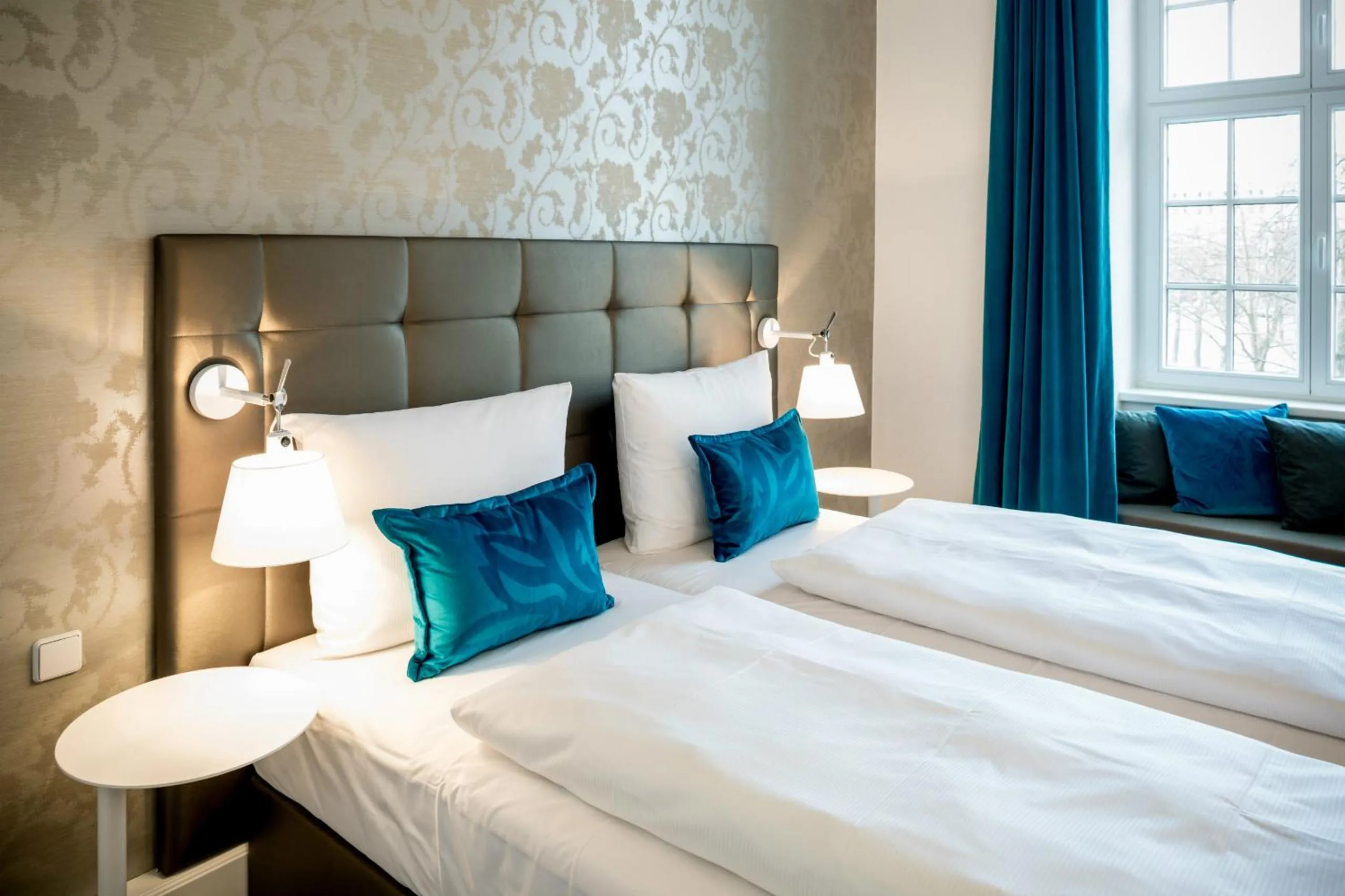 Photo of the whole room, Bed in Motel One Magdeburg