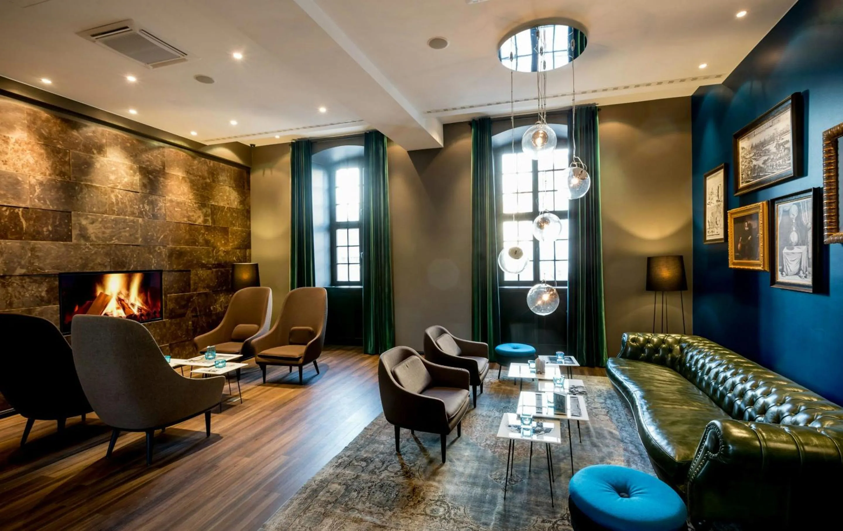 Lounge or bar in Motel One Magdeburg