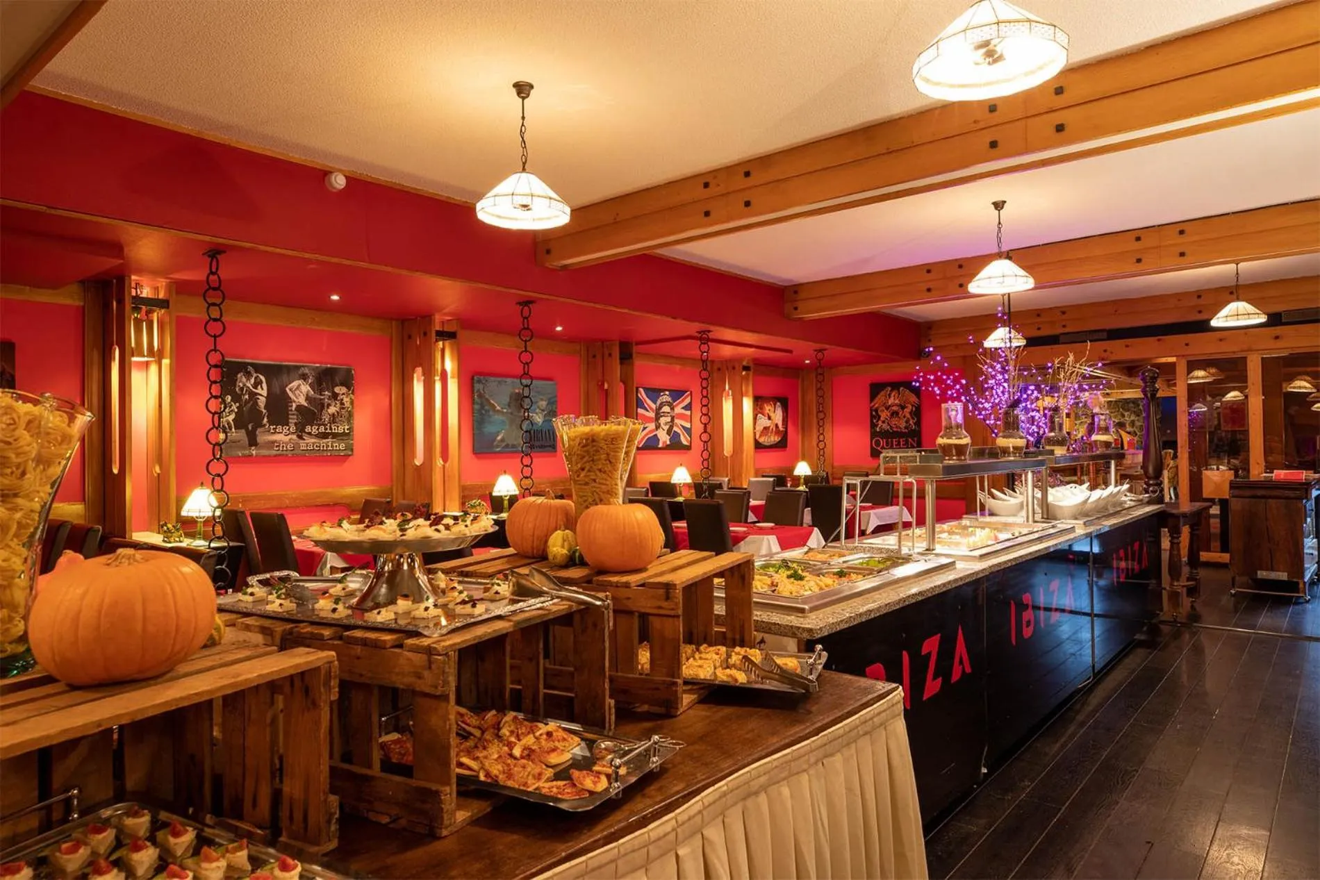 Buffet breakfast in Madame Vacances Hôtel et Spa Ibiza