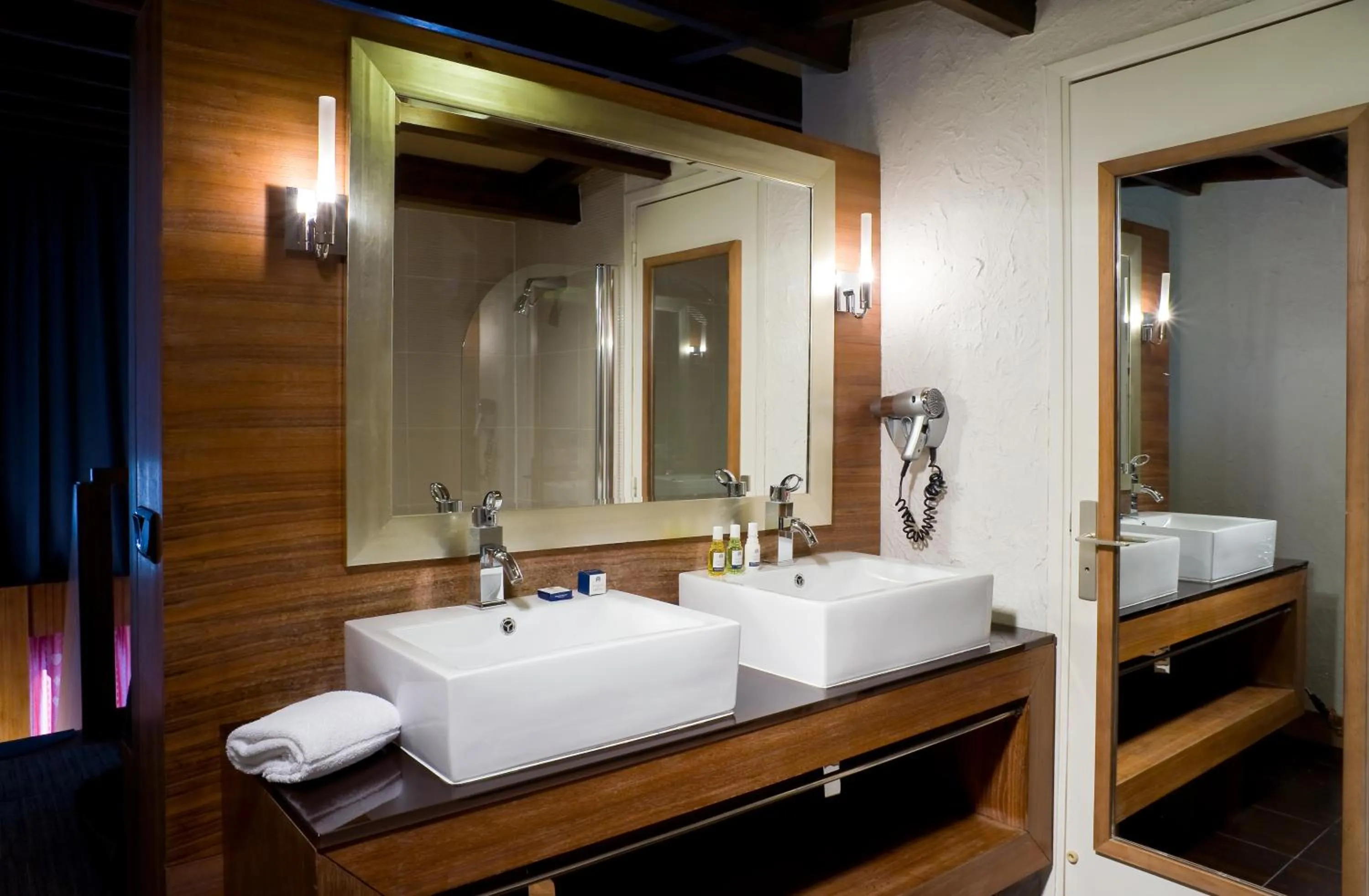 Decorative detail, Bed in Madame Vacances Hôtel et Spa Ibiza